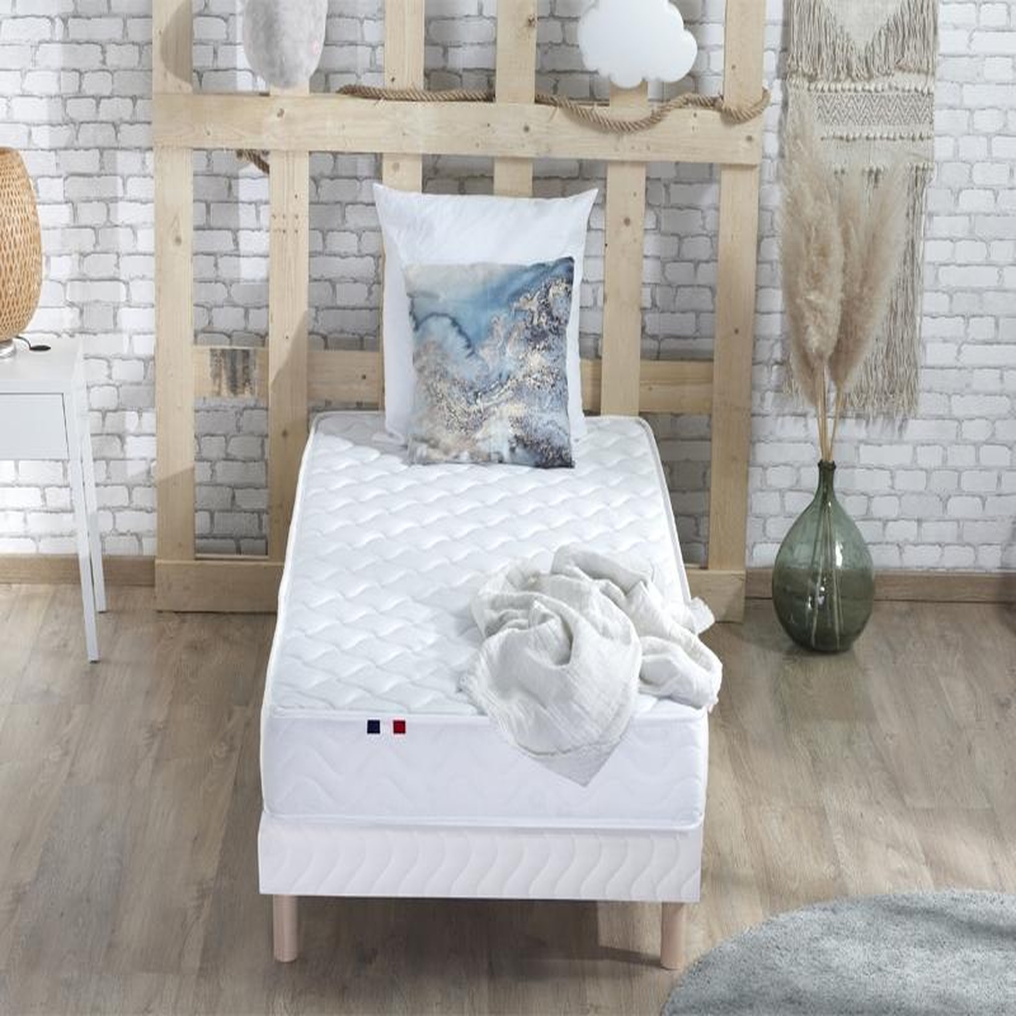 Voir la diapositive 3 : Ensemble Matelas Mousse Accueil Latex 3 Zones + Sommier 90x190 cm Blanc TOULON