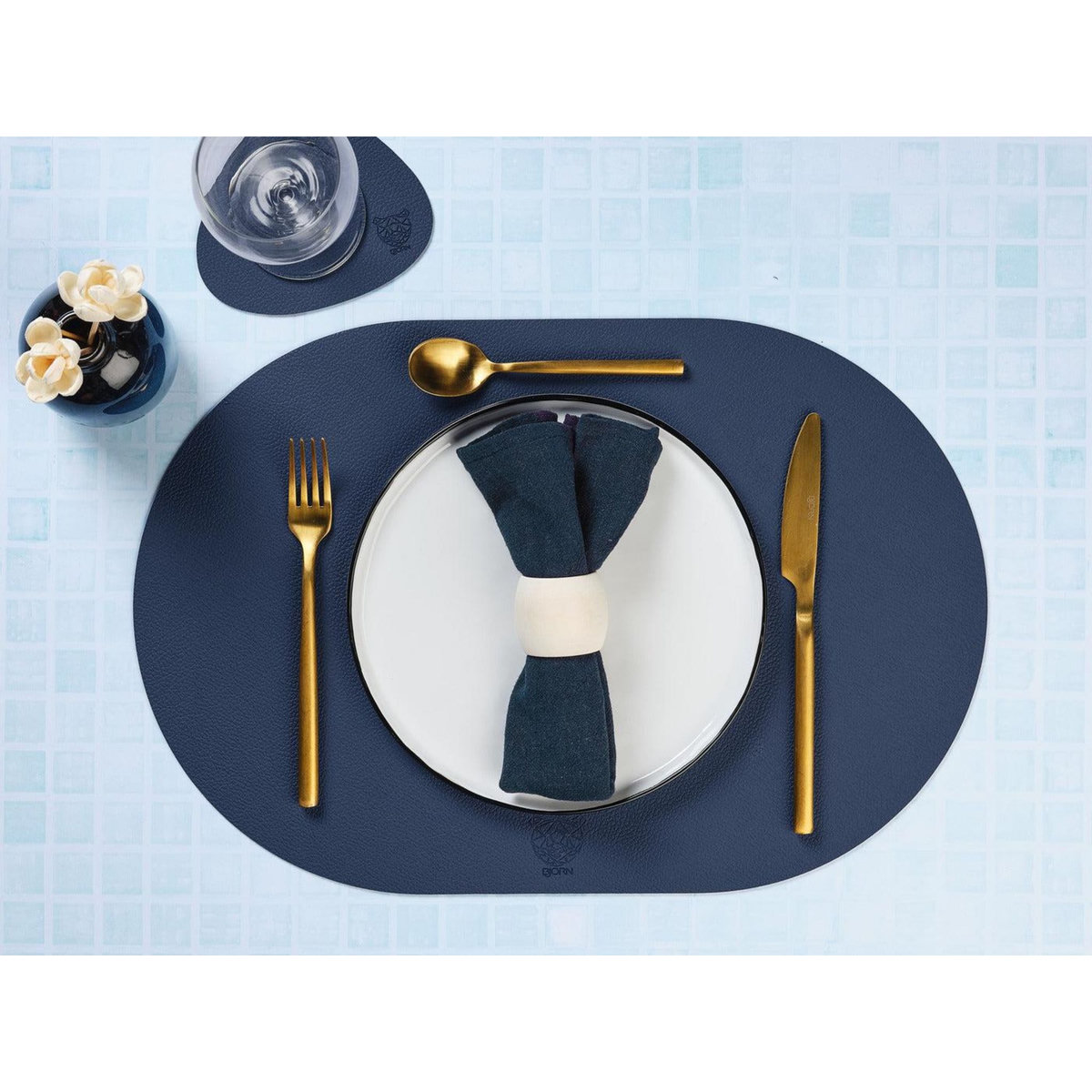 BJORN Set de table ovale réversible - 6 pièces - Cuir recyclé bleu nuit et gris anthracite