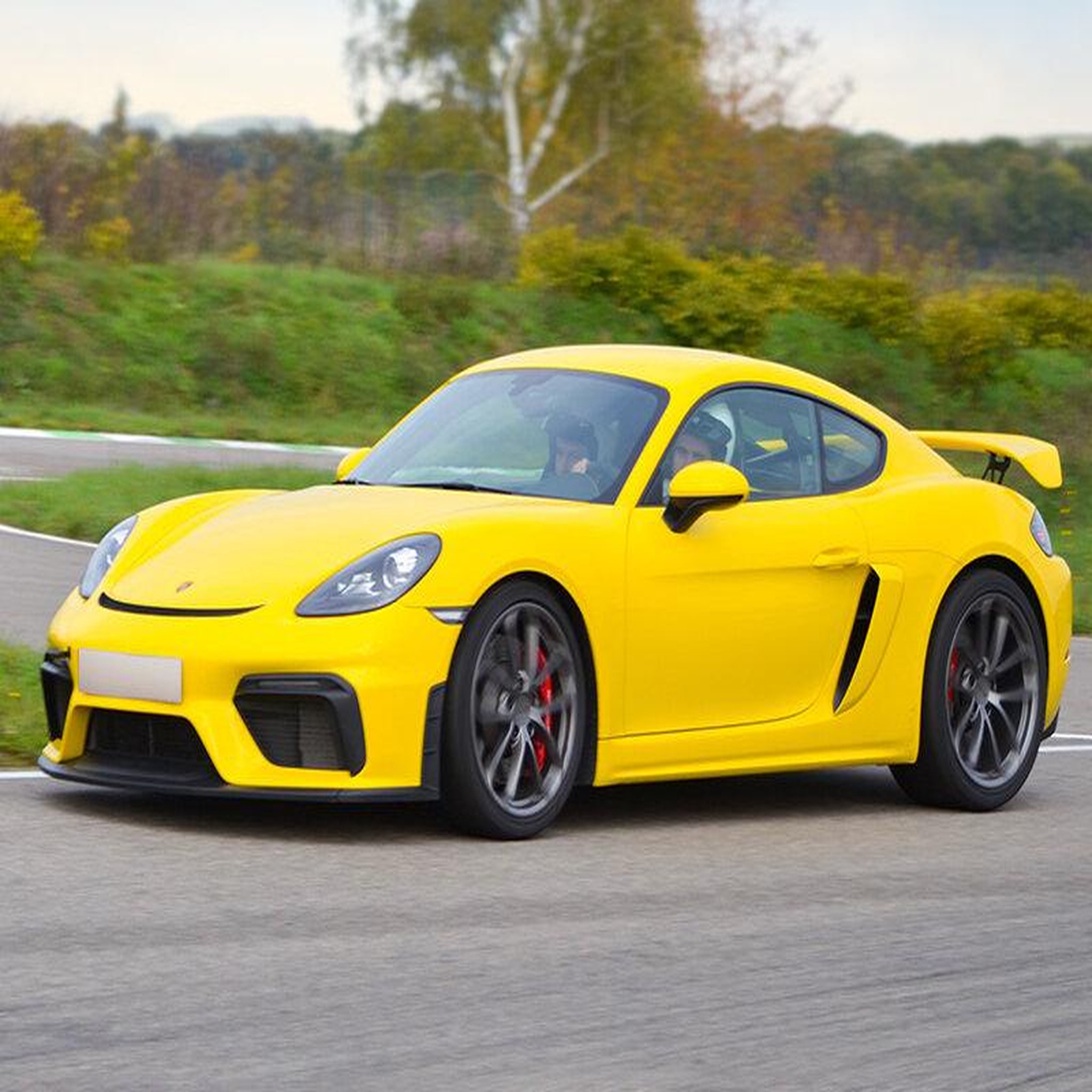 Voir la diapositive 2 : Smartbox Pilotage d'une Porsche GT4 Clubsport pendant 3 tours sur le circuit de Bresse - Coffret Cadeau Sport & Aventure