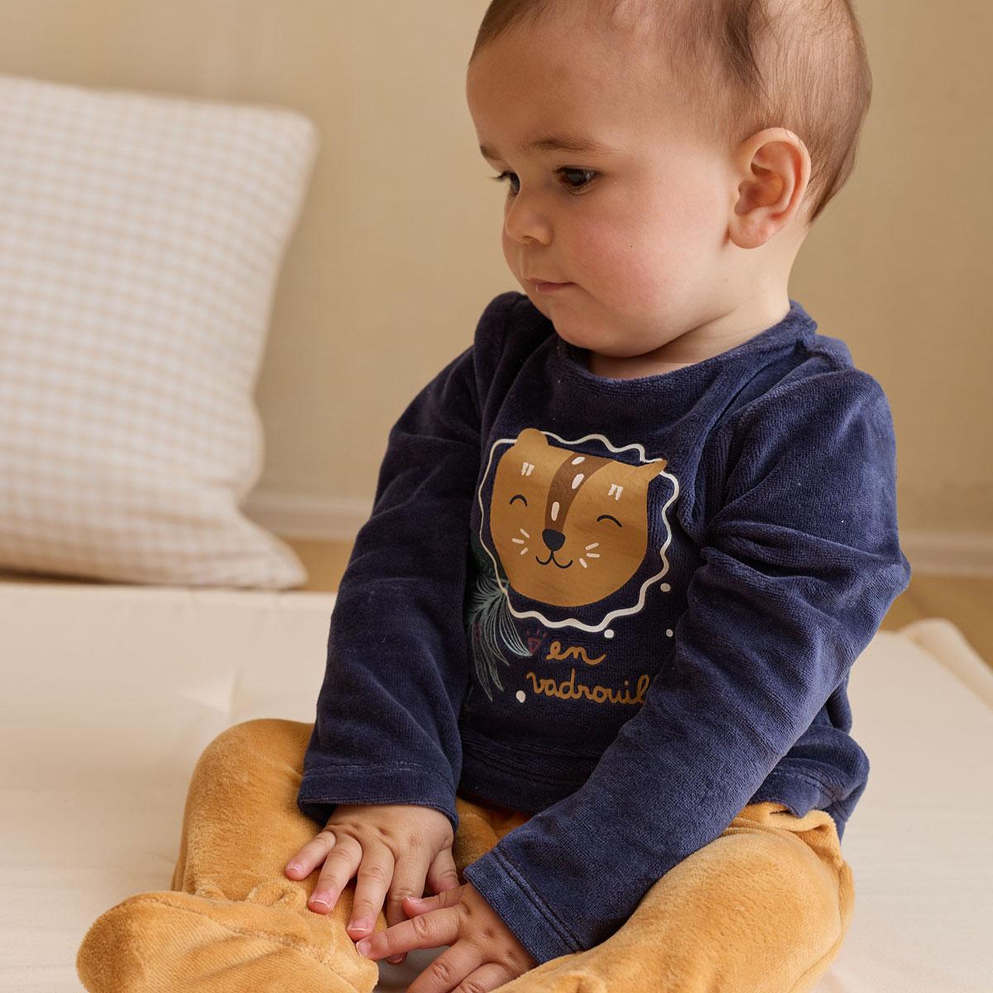 Voir la diapositive 5 : Petit Béguin Pyjama bébé en velours Charly