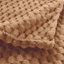 Voir la diapositive 2 : Paris Prix Plaid Flanelle en Relief  Mini Frosty  125x150cm Camel
