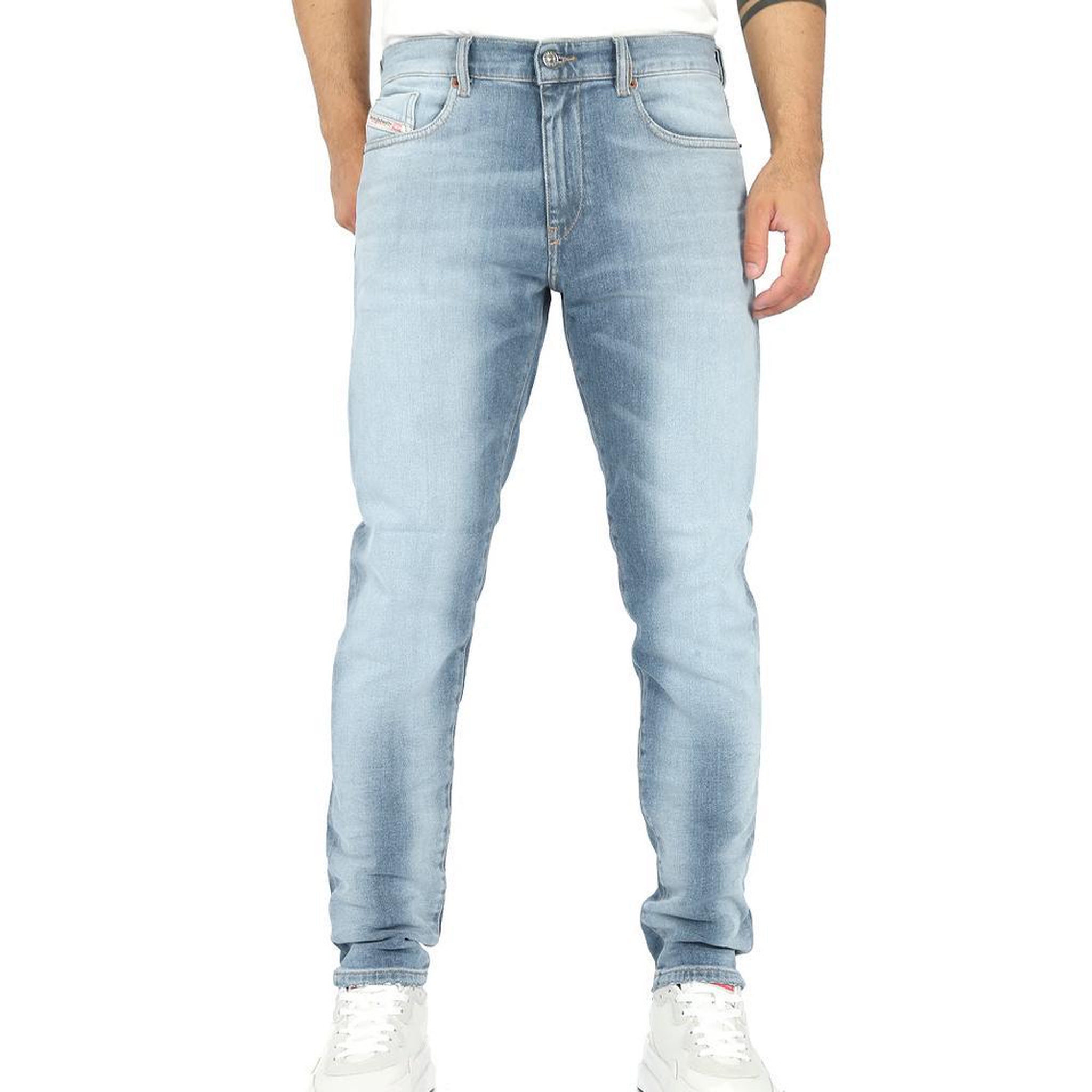 Voir la diapositive 2 : DIESEL Jean slim bleu clair homme diesel pantaloni