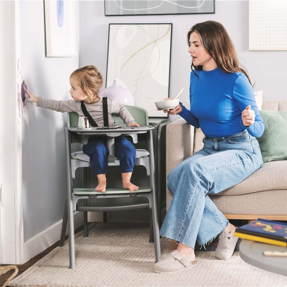 KINDERKRAFT Chaise haute avec design moderne et soutien ergonomique