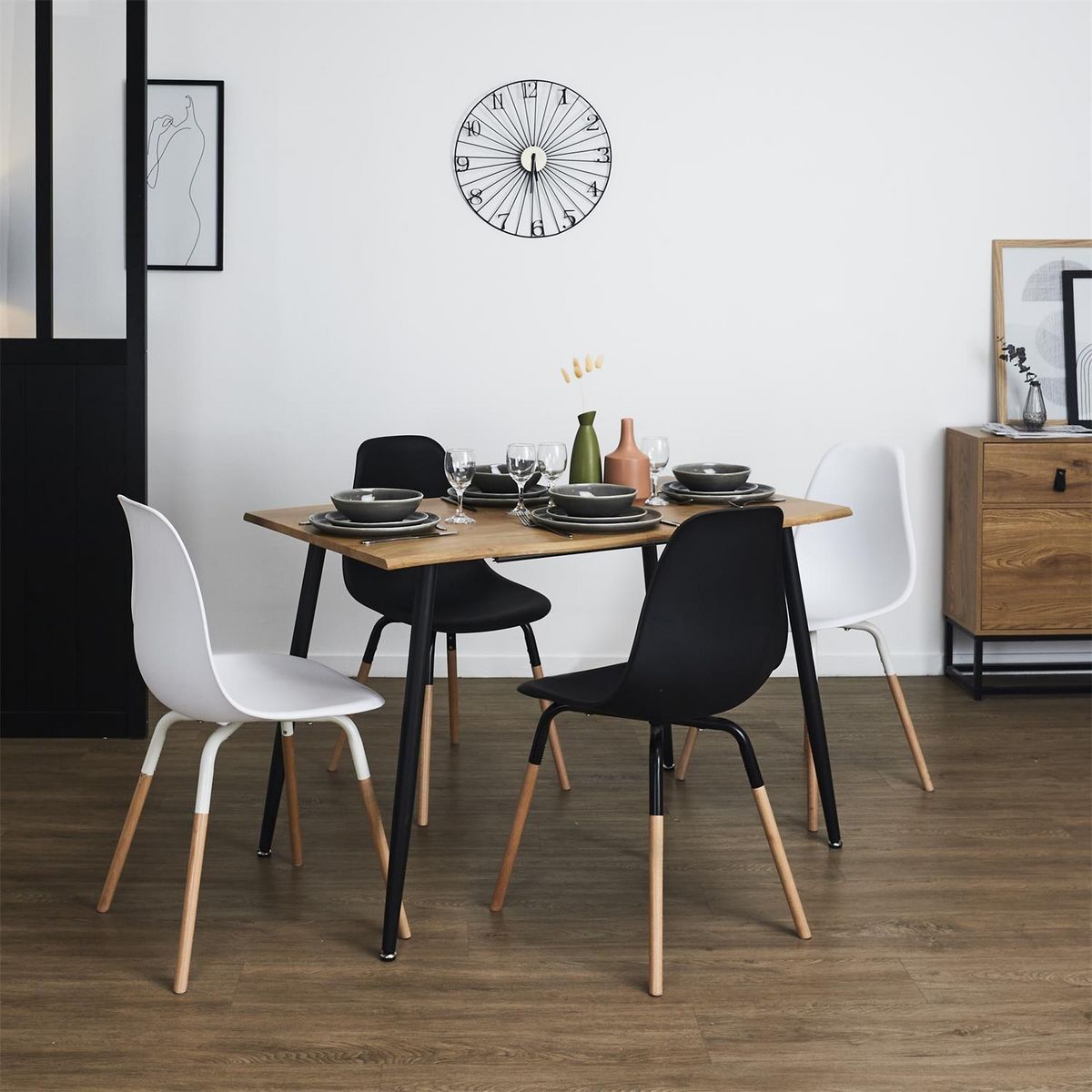 The Home Deco Factory Table extensible pour 4 à 6 personnes en bois Honoré  - Marron et noir