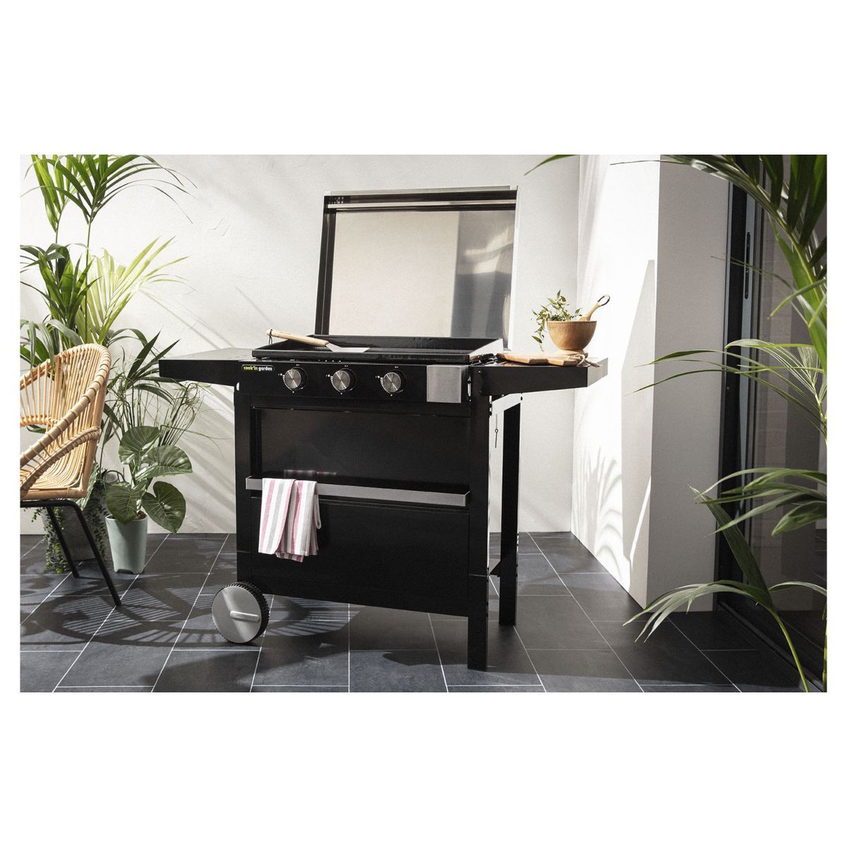 COOK'IN GARDEN Plancha gaz 3 brûleurs sur chariot avec couvercle FINESTA