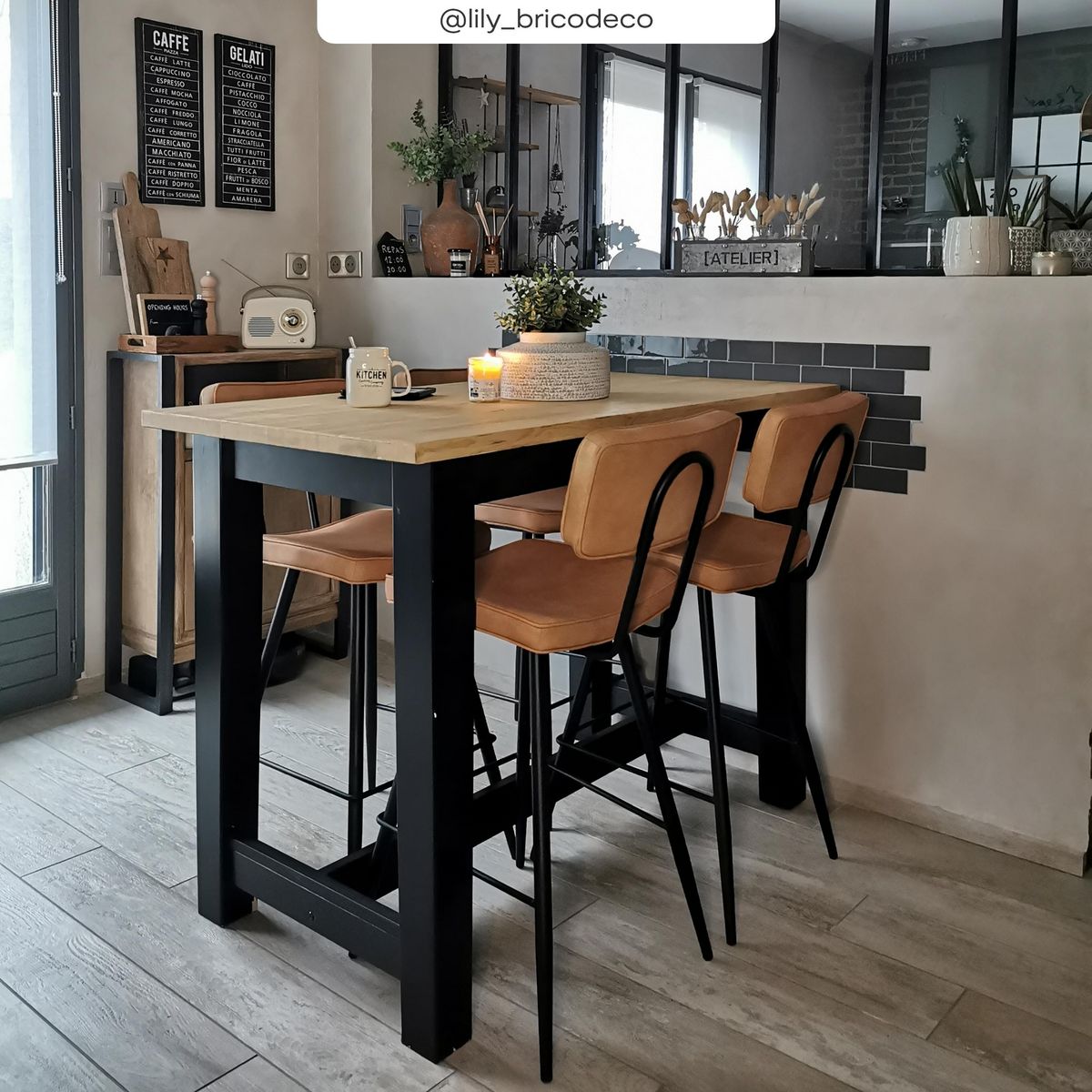 Rendez vous déco Lot de 2 chaises de bar mi-hauteur 66 cm cuir synthétique gris / noir - Texas