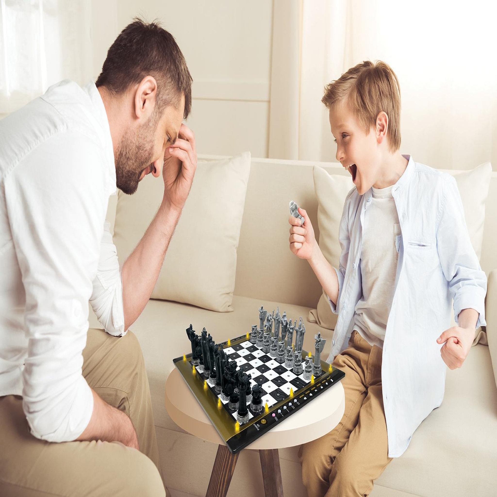 Voir la diapositive 6 : Lexibook Jeu d'échecs électronique lumineux Harry Potter avec effets sonores