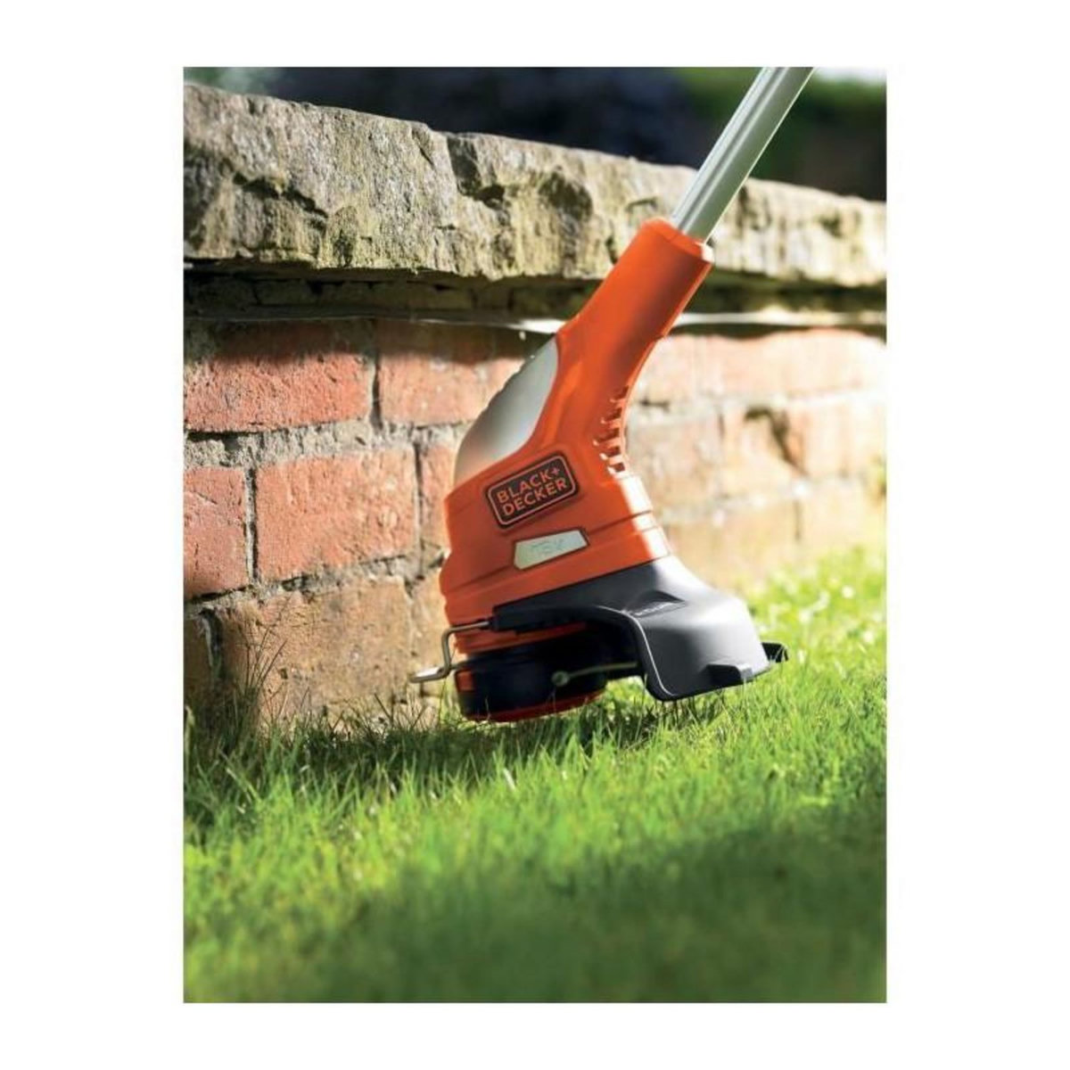 Black et Decker BLACK+DECKER Coupe-Bordure 23 cm 18 V 2 Ah - GLC1823L20-QW - Tete Pivotante 180°