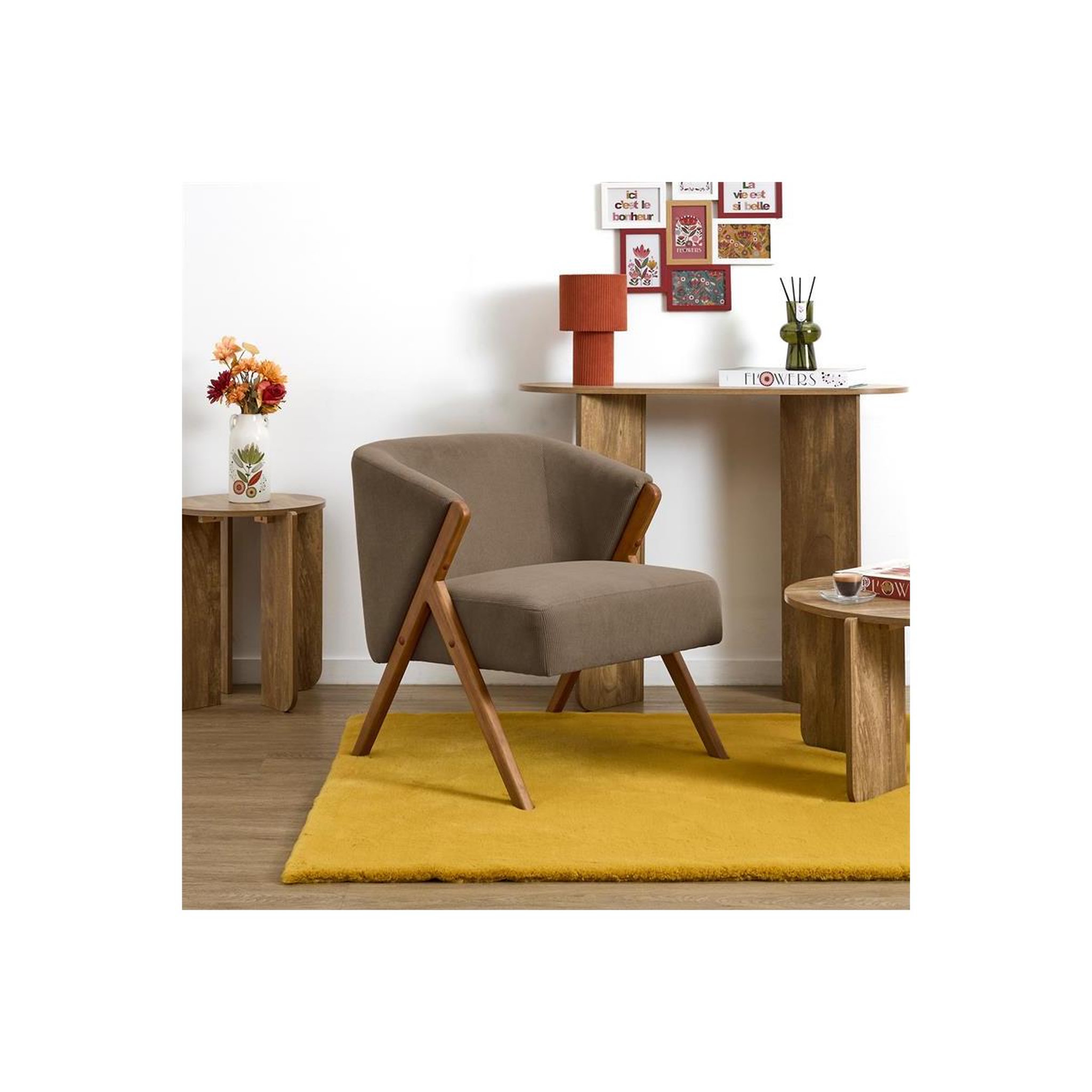 Voir la diapositive 2 : The Home Deco Factory Fauteuil design côtelé  jules  72cm taupe