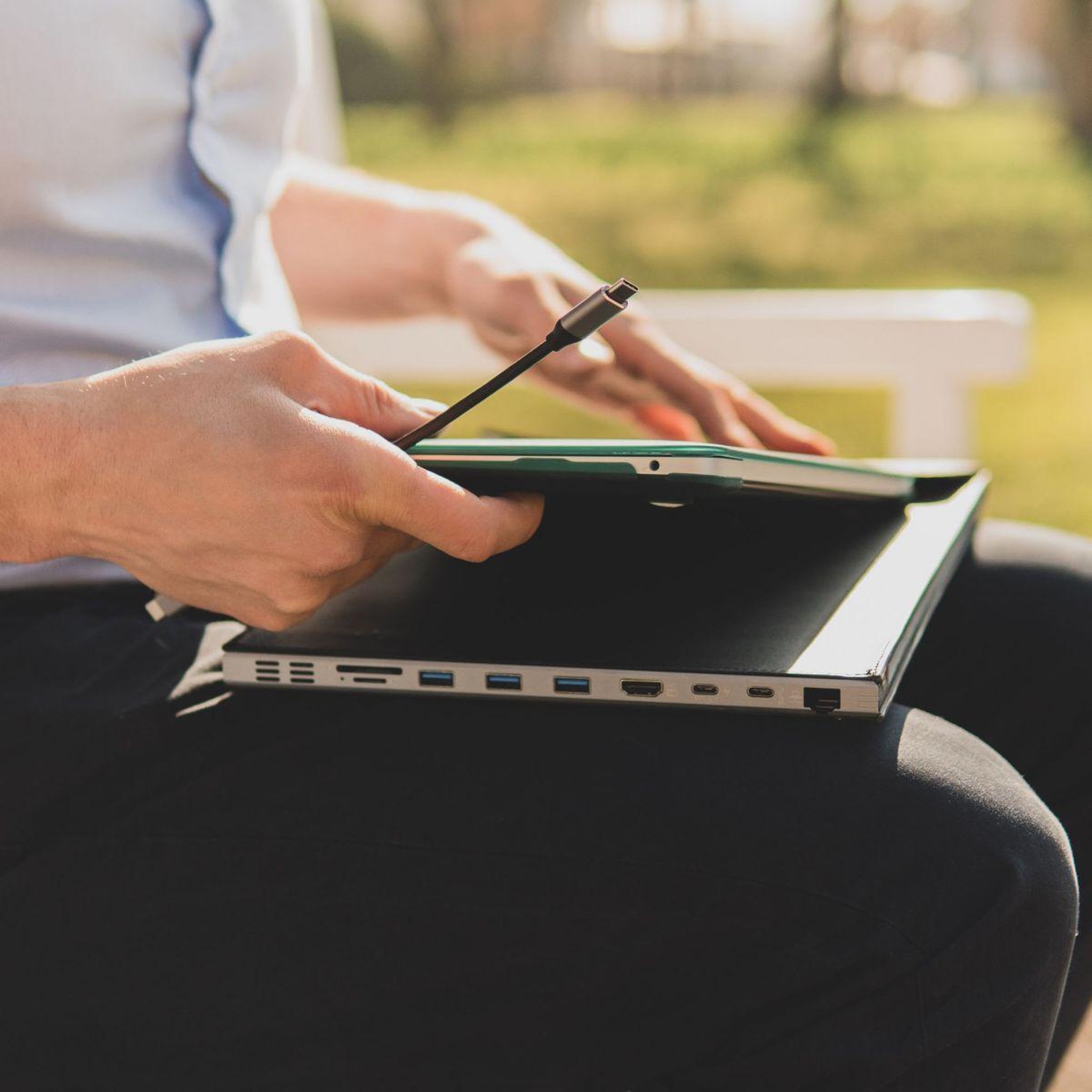 Voir la diapositive 4 : XTREMEMAC Housse hub usb-c 9 ports + housse