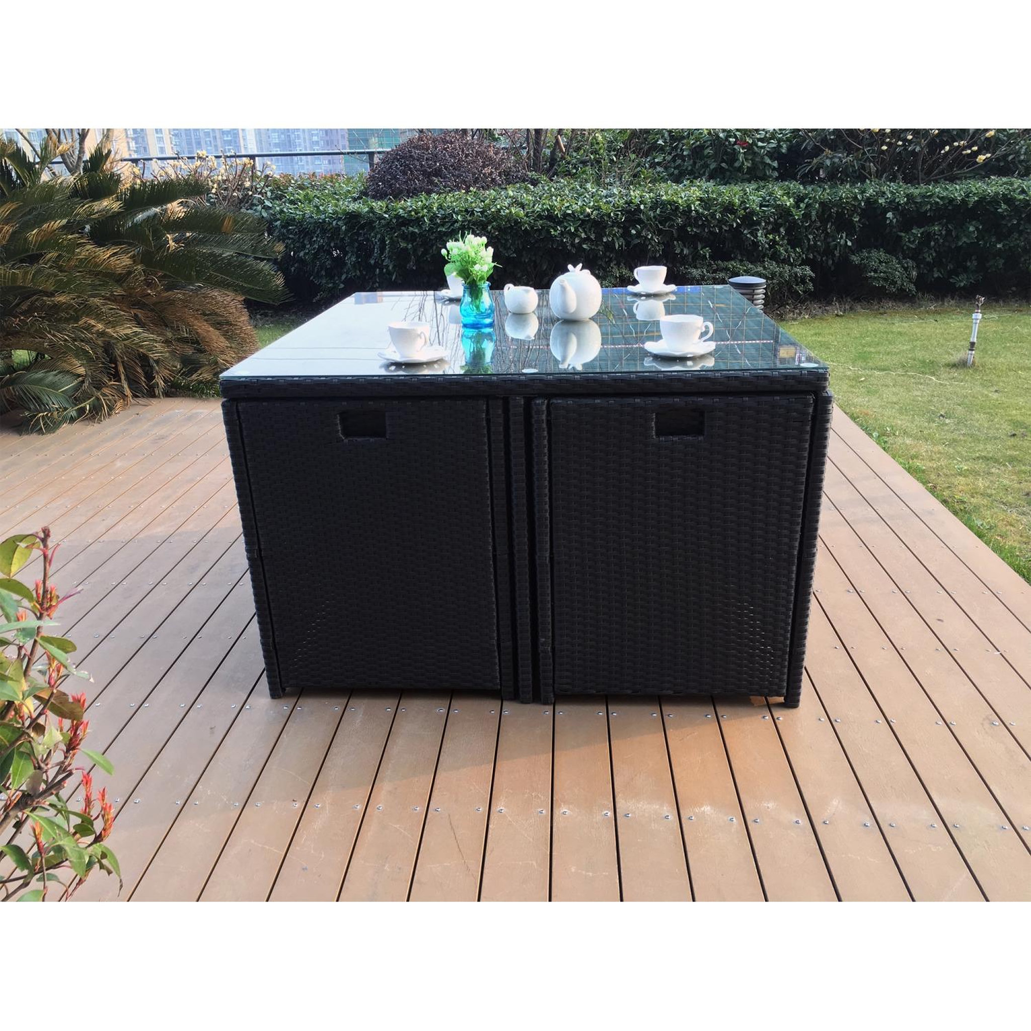Voir la diapositive 4 : CONCEPT USINE Salon de jardin 8 places noir-gris + housse de protection miami