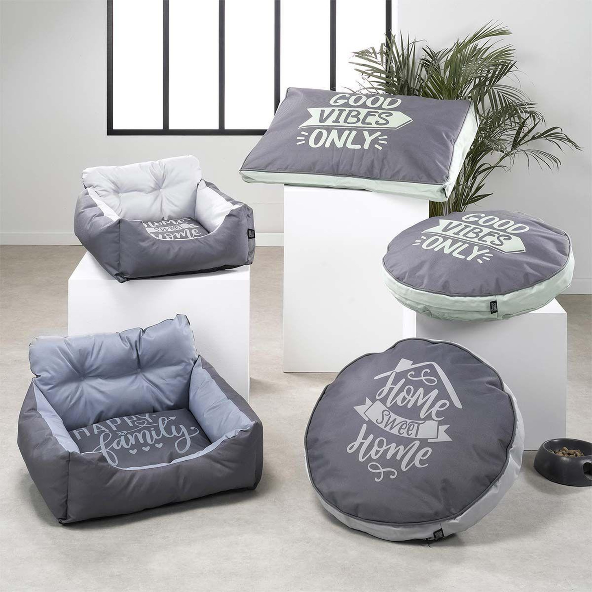 Voir la diapositive 2 : LOVE STORY Coussin pour chien & chat  good vibes  80cm vert