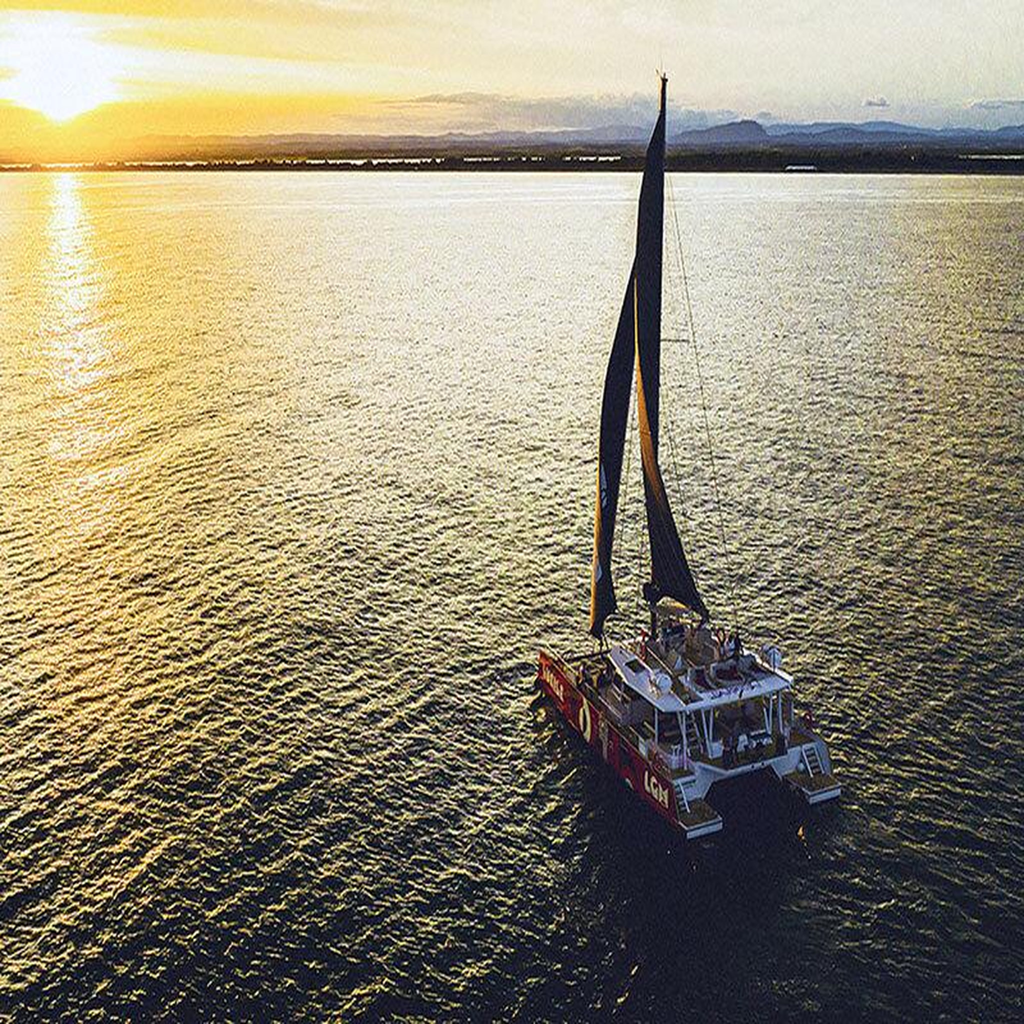 Voir la diapositive 2 : Smartbox Sortie en catamaran de 2h près de montpellier - coffret cadeau sport & aventure