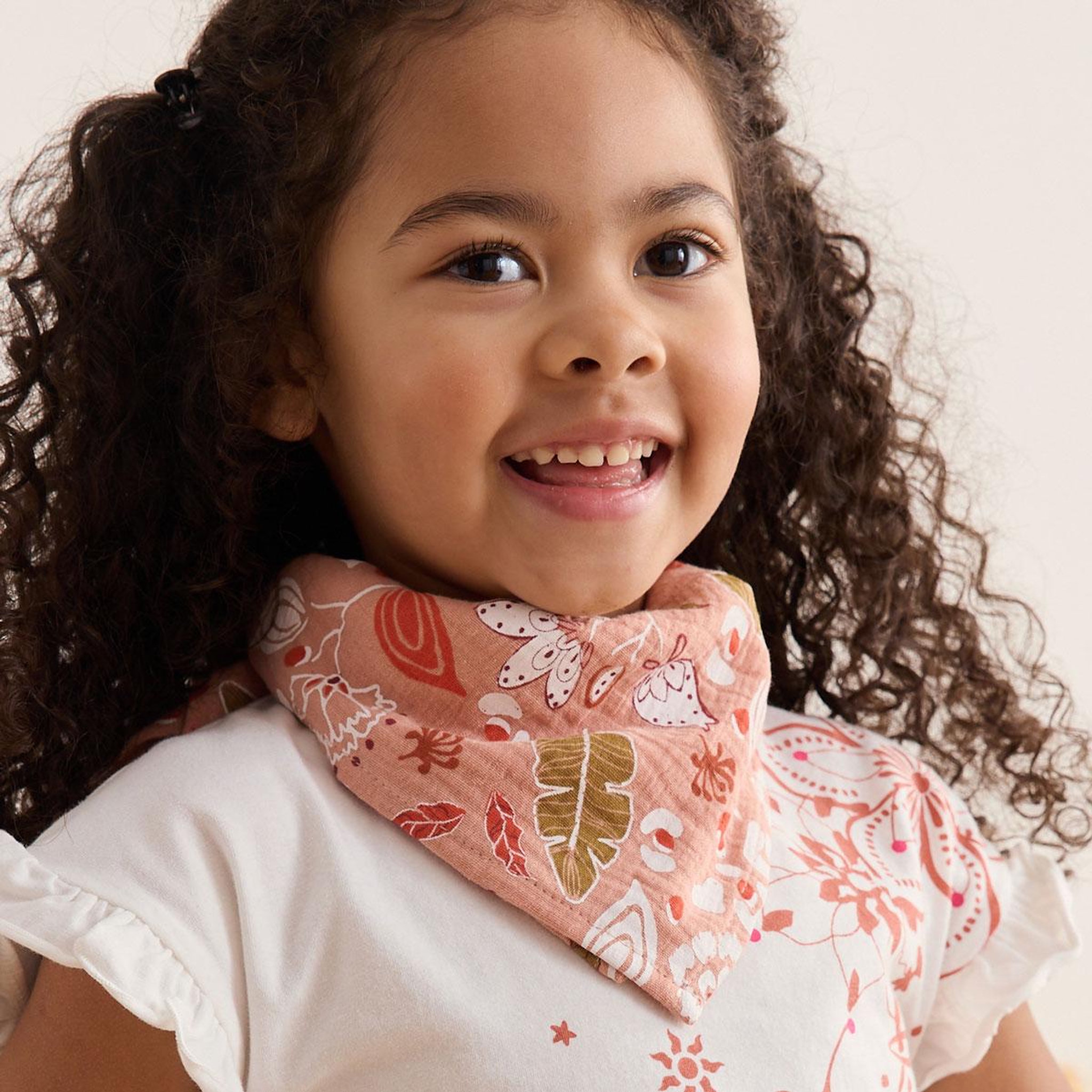 Voir la diapositive 4 : PETIT BEGUIN Foulard en gaze de coton mindanao 50 x 50 cm