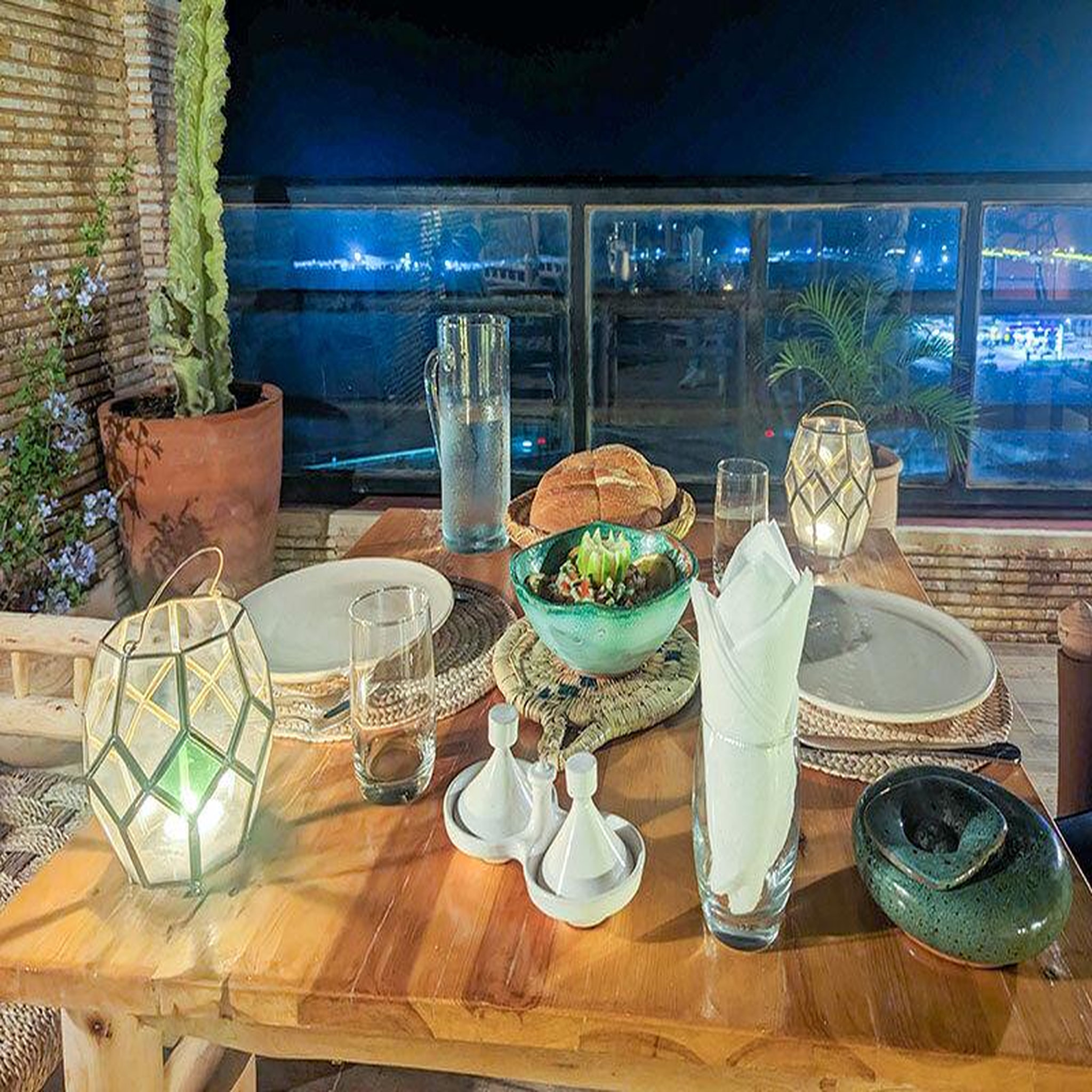 Voir la diapositive 3 : Smartbox Séjour au Maroc : 4 jours en riad avec dîner et 4 sessions de surf ou de yoga près d'Agadir - Coffret Cadeau Séjour