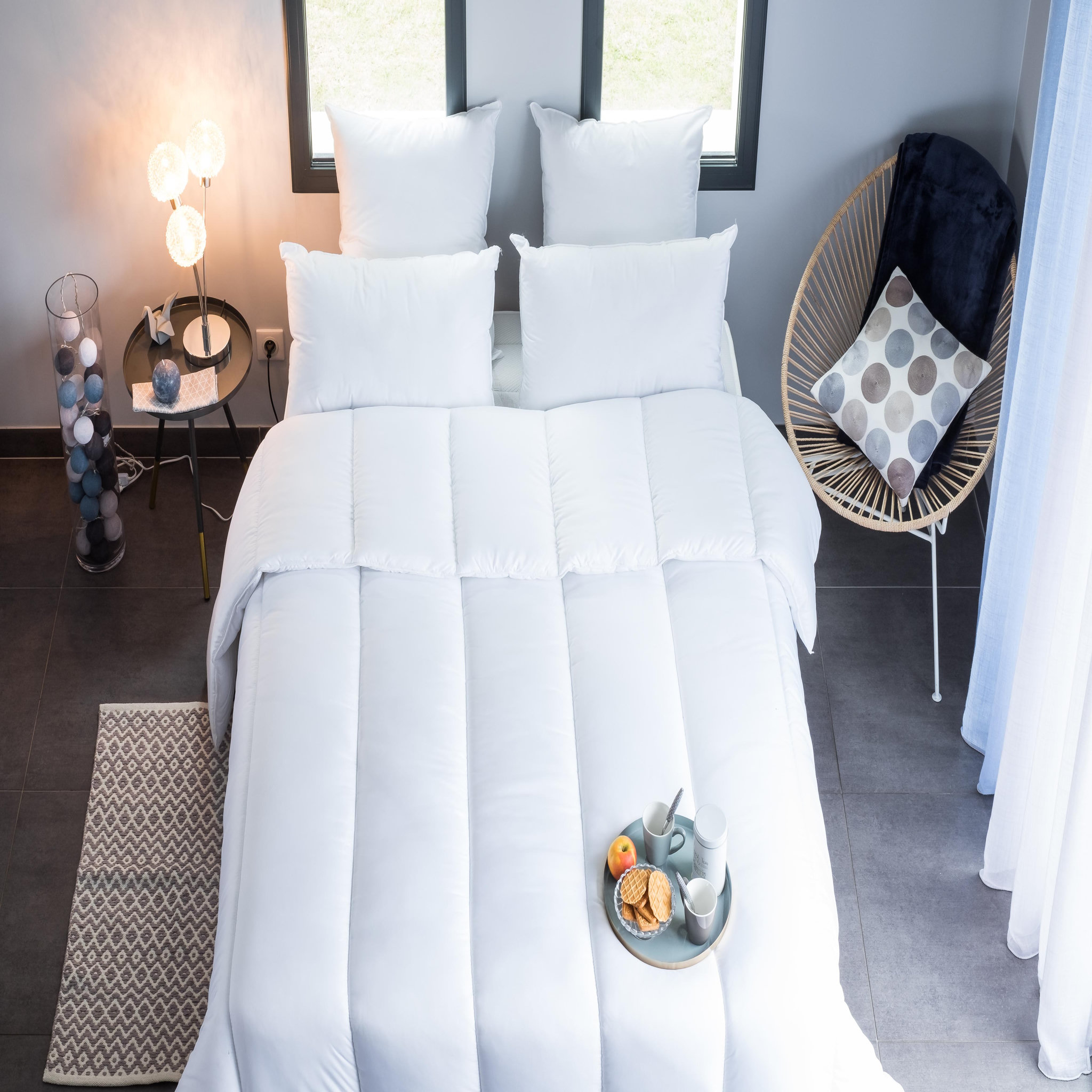 Voir la diapositive 2 : BLANREVE Couette tempérée anti acariens toucher ultra doux 300g/m²