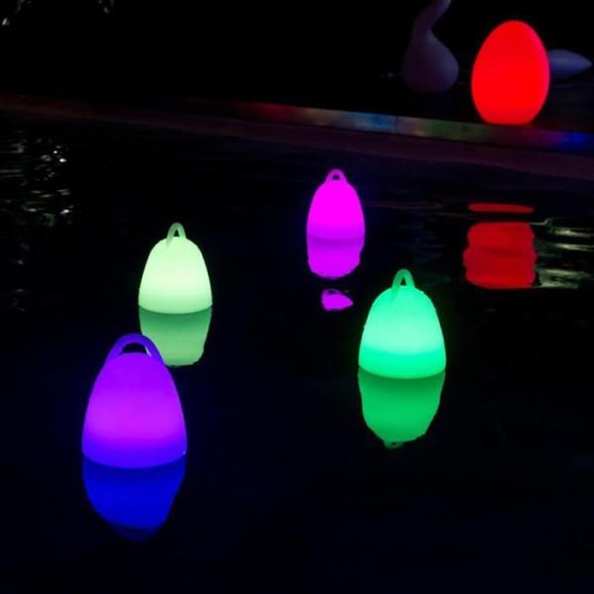 Voir la diapositive 3 : Lumisky Baladeuse LED sans fil LUMISKY LIBERTY C25 - Waterproof et flottante - H 24 cm - Blanc et multicolore