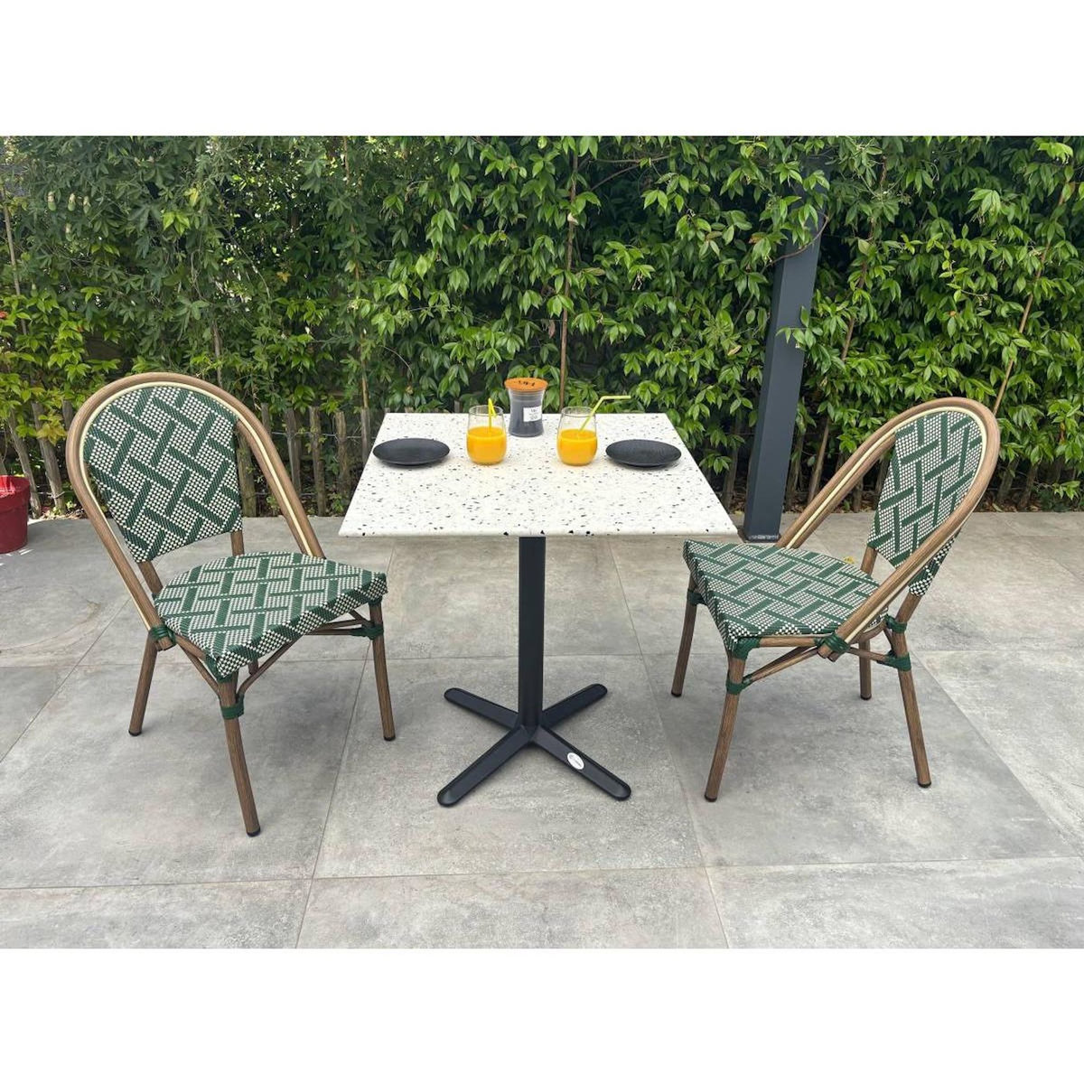 Paris Prix Ensemble Table de Jardin en Terrazzo & 2 Chaises  Bistro  70cm Vert