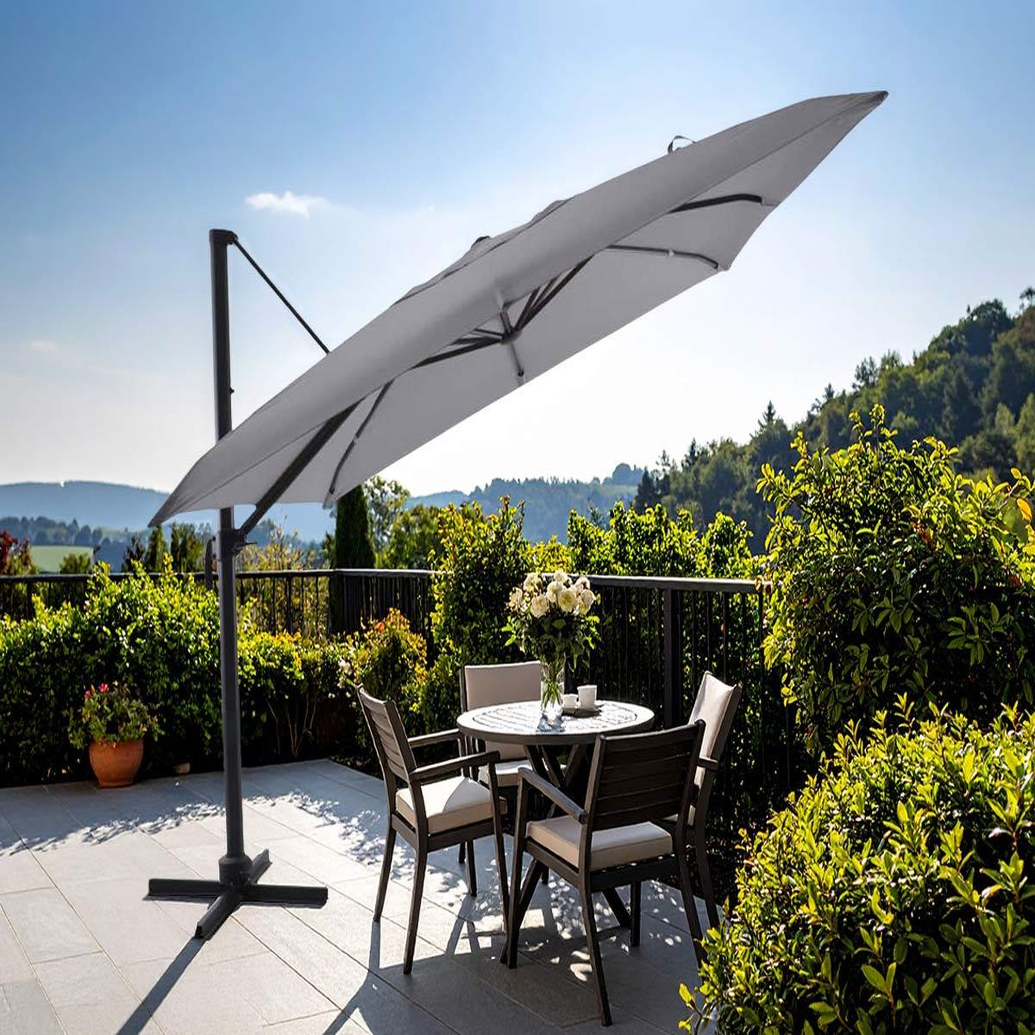 Voir la diapositive 2 : JARDIDECO Parasol déportée 3 x 3 m inclinable 5 positions Gris clair - Jardideco