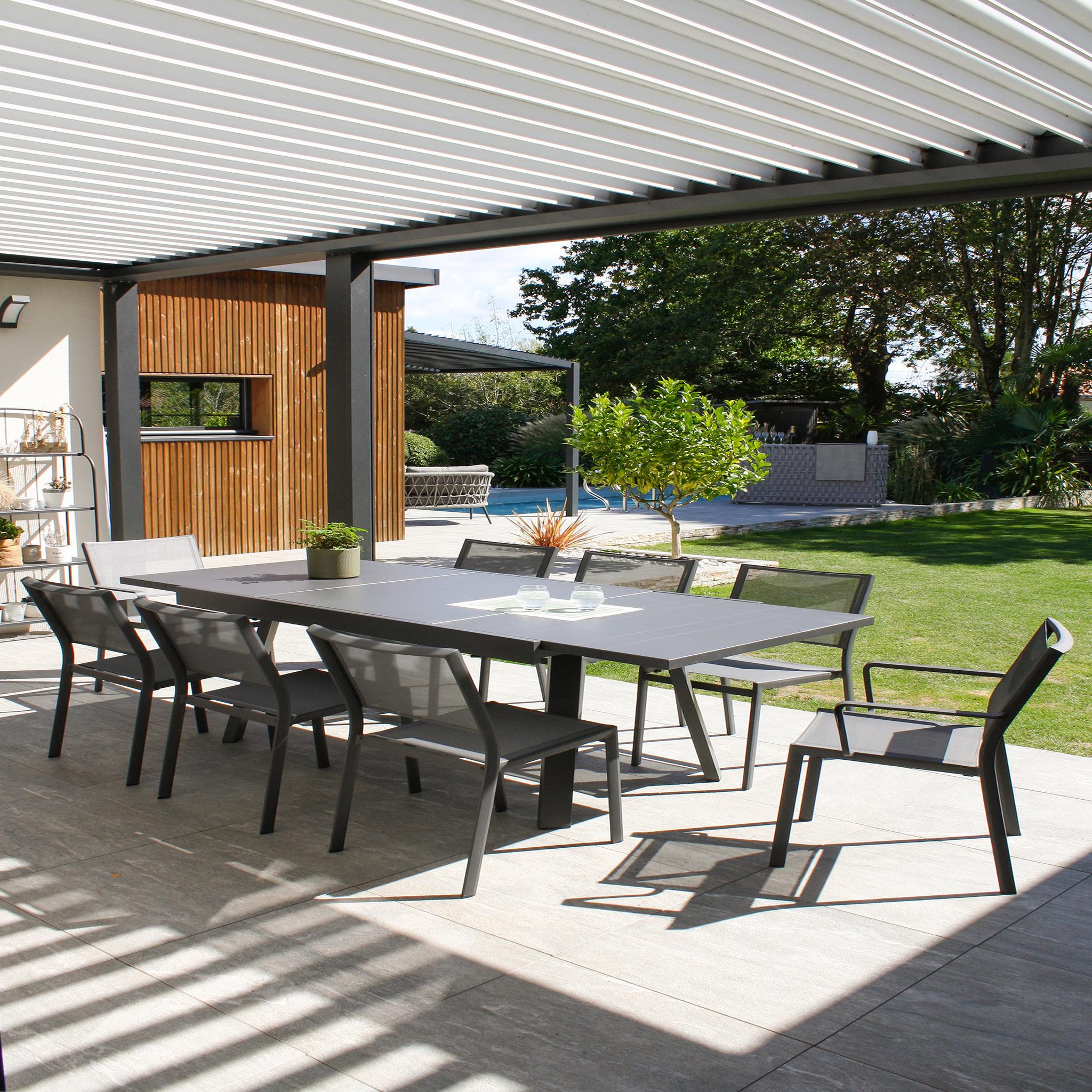 Voir la diapositive 2 : DCB GARDEN Ensemble repas de jardin en aluminium  (8 places)
