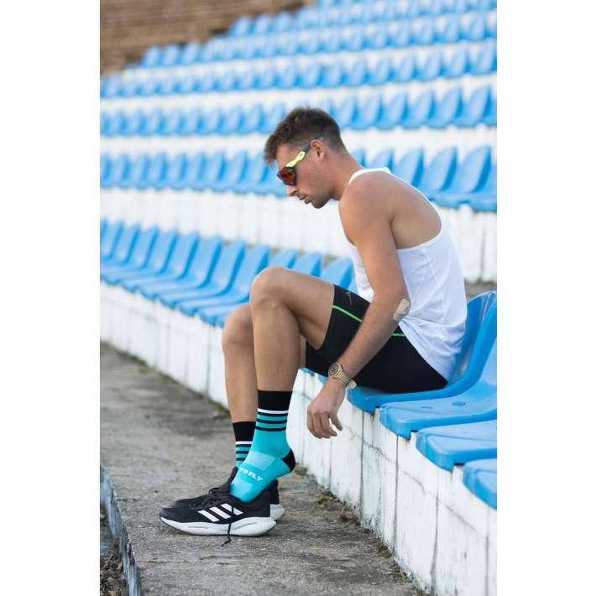 Voir la diapositive 2 : TRY TO FLY Chaussettes running microlon® turquoise & noir