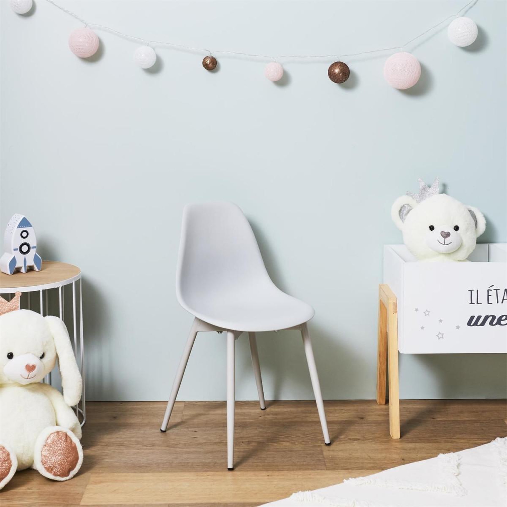 Voir la diapositive 6 : HOME DECO KIDS Chaise Enfant Design  Lina  58cm Gris
