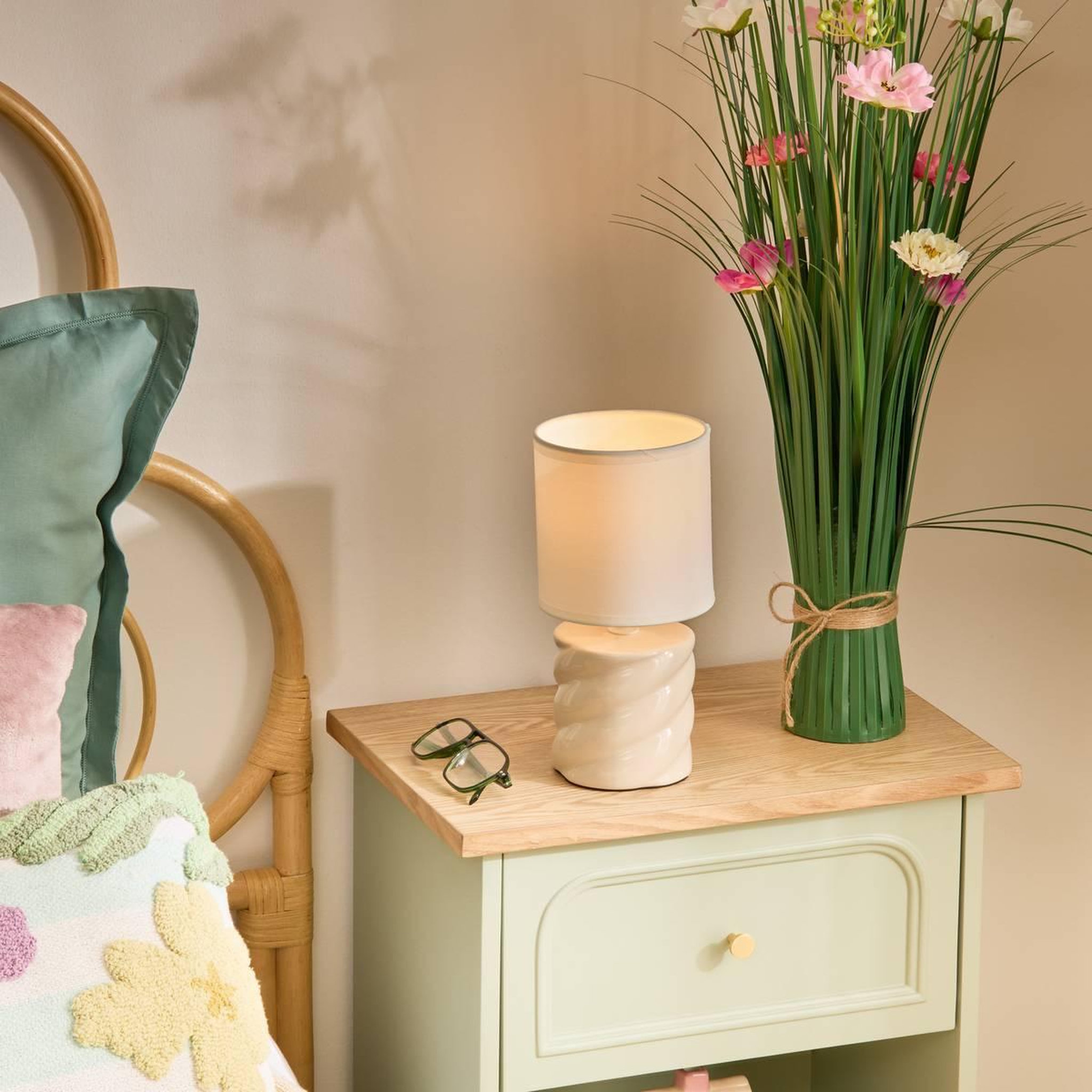 Voir la diapositive 6 : ATMOSPHERA Lampe à Poser en Grès  Noly  27cm Ivoire