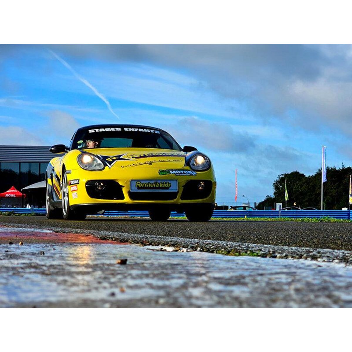 Smartbox Stage pilotage enfant : 4 tours de circuit au volant d'une Porsche Carman et d'une Alpine A110 - Coffret Cadeau Sport & Aventure