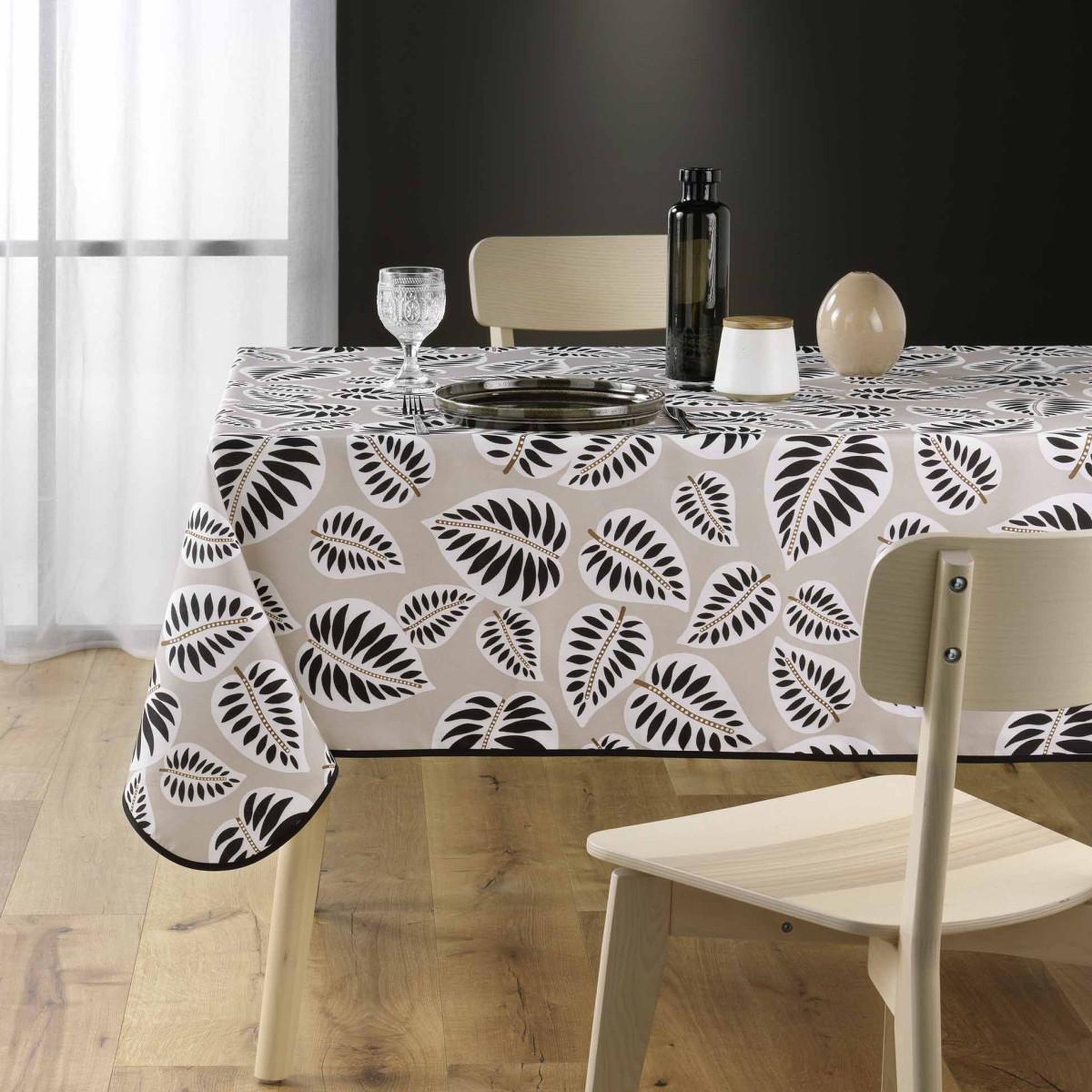 Voir la diapositive 3 : Douceur d'Intérieur Nappe antitache imprimé   alma  150x240cm noir