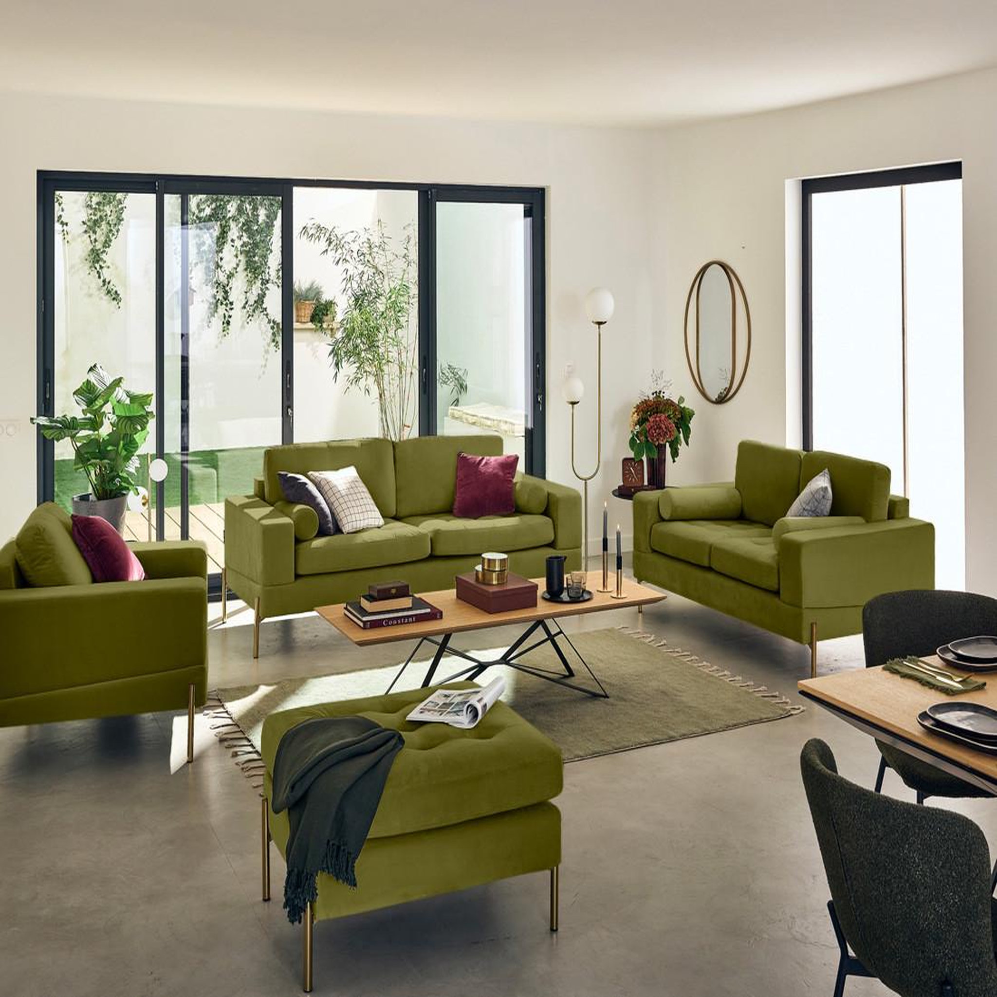 Voir la diapositive 2 : LISA DESIGN Isaure - canapé droit 3 places en velours