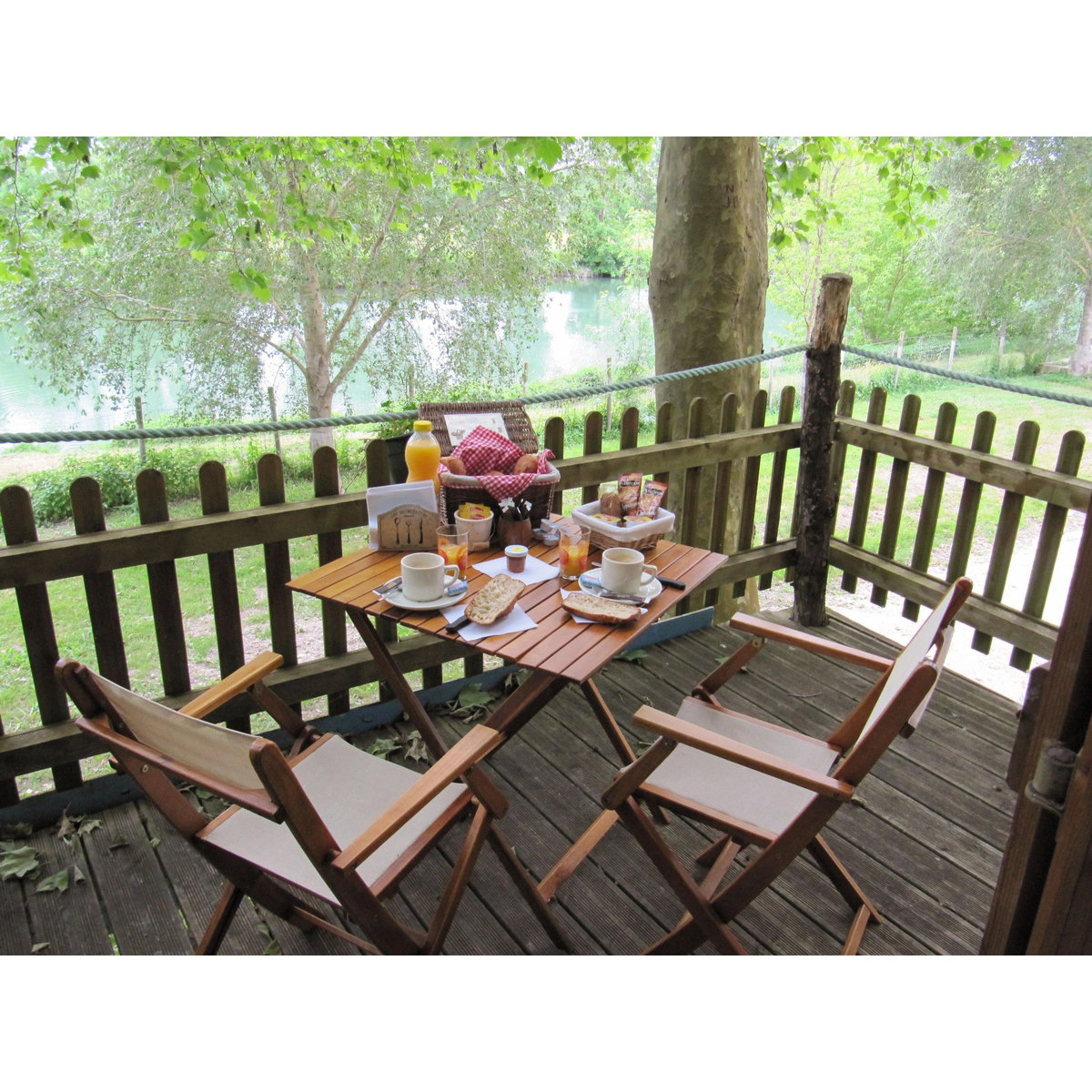 Smartbox 3 jours insolites en cabane perchée dans un arbre près de Saintes - Coffret Cadeau Séjour