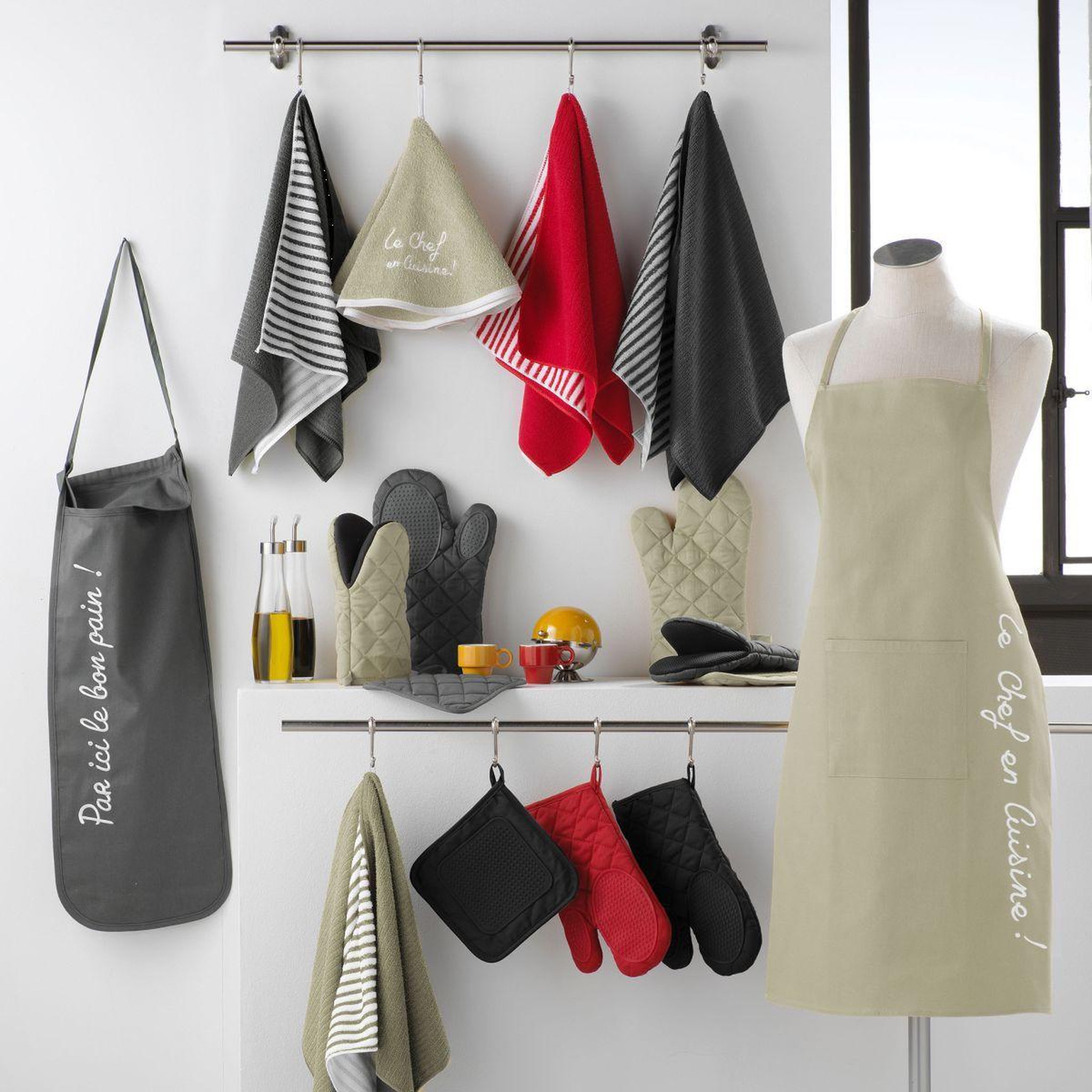 Voir la diapositive 2 : Douceur d'Intérieur Tablier de Cuisine Brodé  Cuistot  84cm Lin