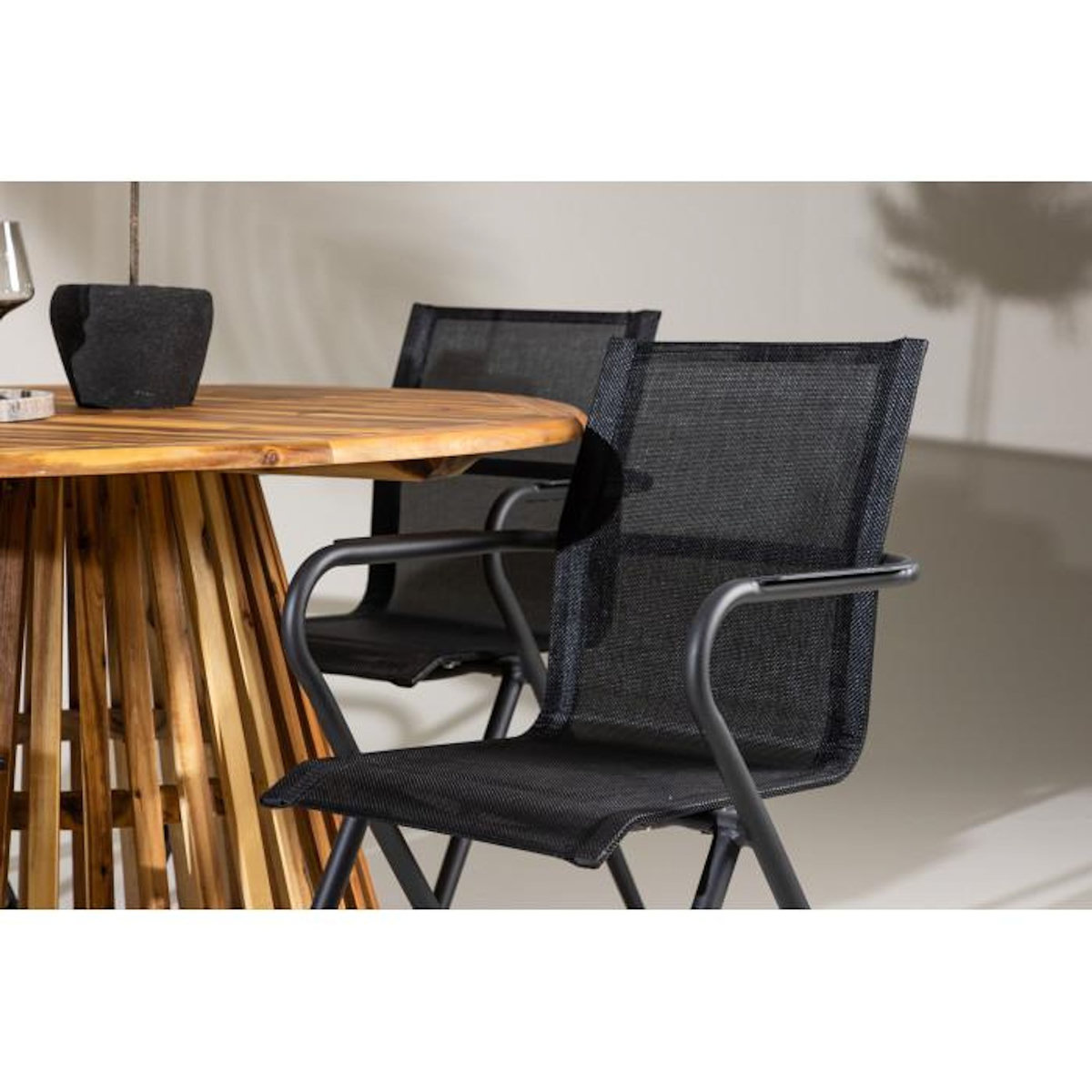 Paris Prix Ensemble Table de Jardin & 4 Chaises  Lumpur & Alina  120cm Naturel & Noir