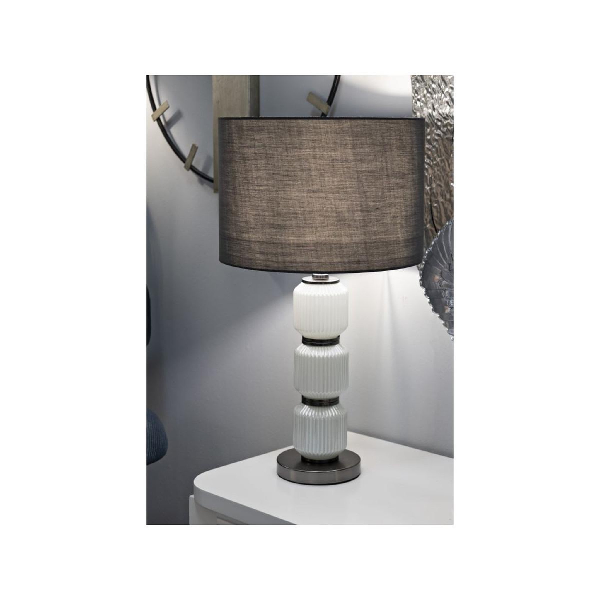 Voir la diapositive 5 : Paris Prix Lampe à poser en verre  bright three  57cm blanc & gris