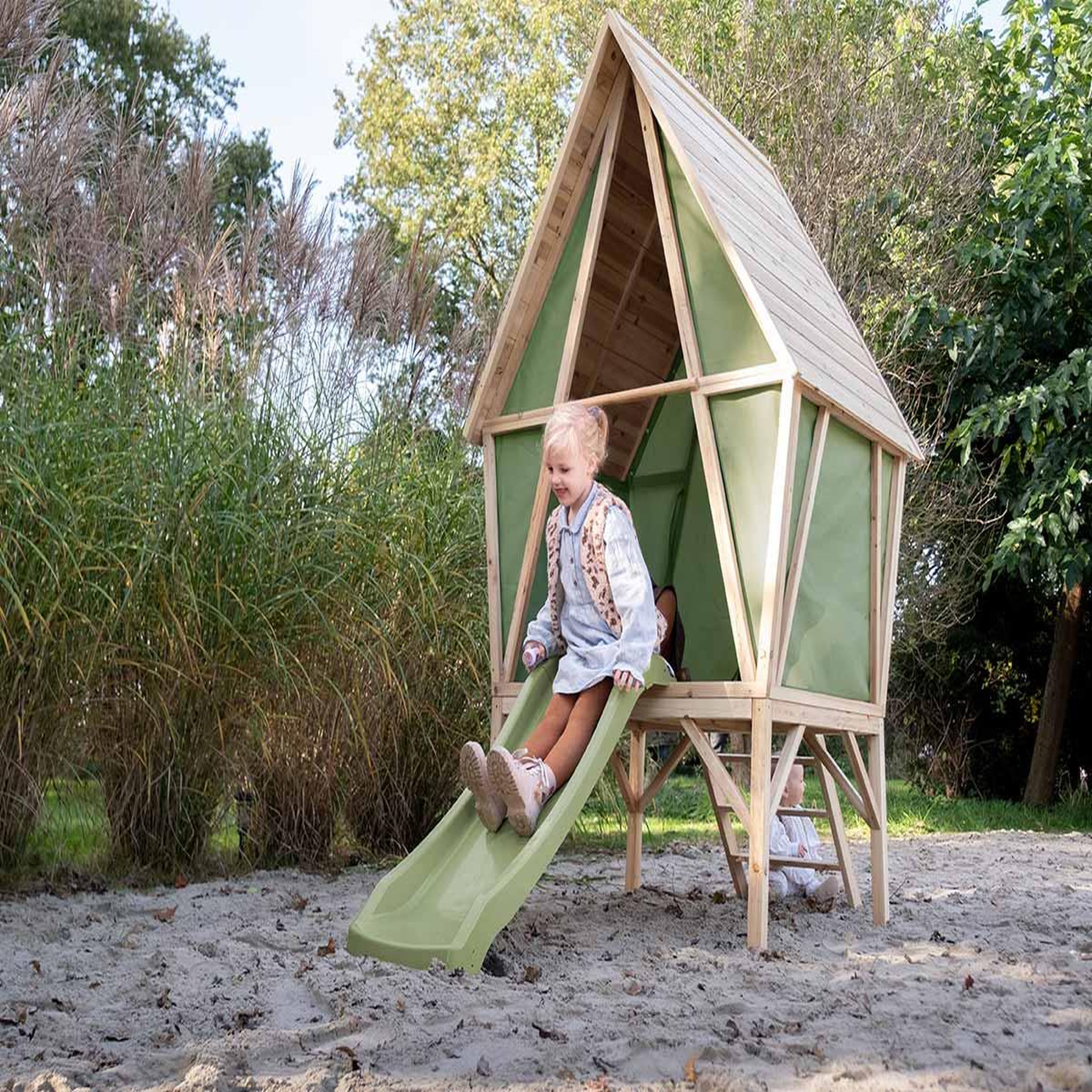 Voir la diapositive 3 : EXIT TOYS Maisonnette en bois pour enfants yuki 300 - exit toys