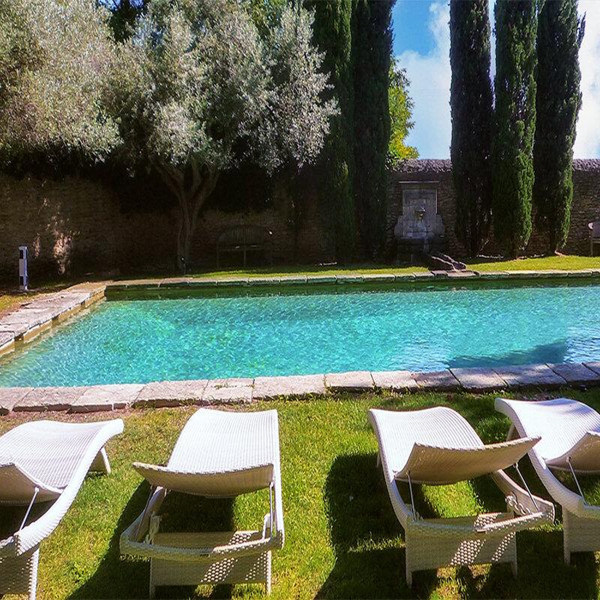 Voir la diapositive 4 : Smartbox 2 jours avec dîner dans un mas provençal avec piscine près de nîmes - coffret cadeau séjour
