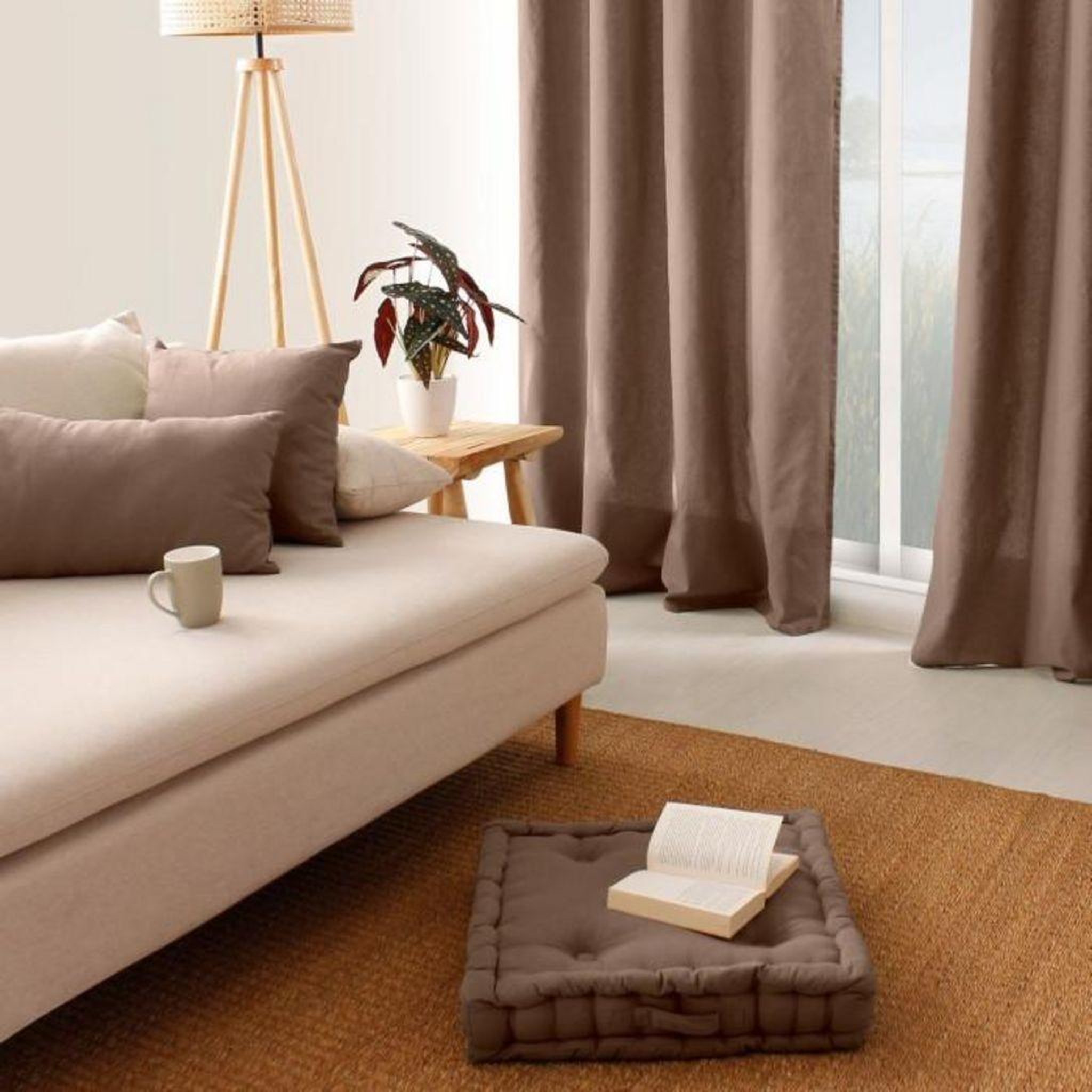 Voir la diapositive 4 : Eden Coussin de sol uni en coton panama