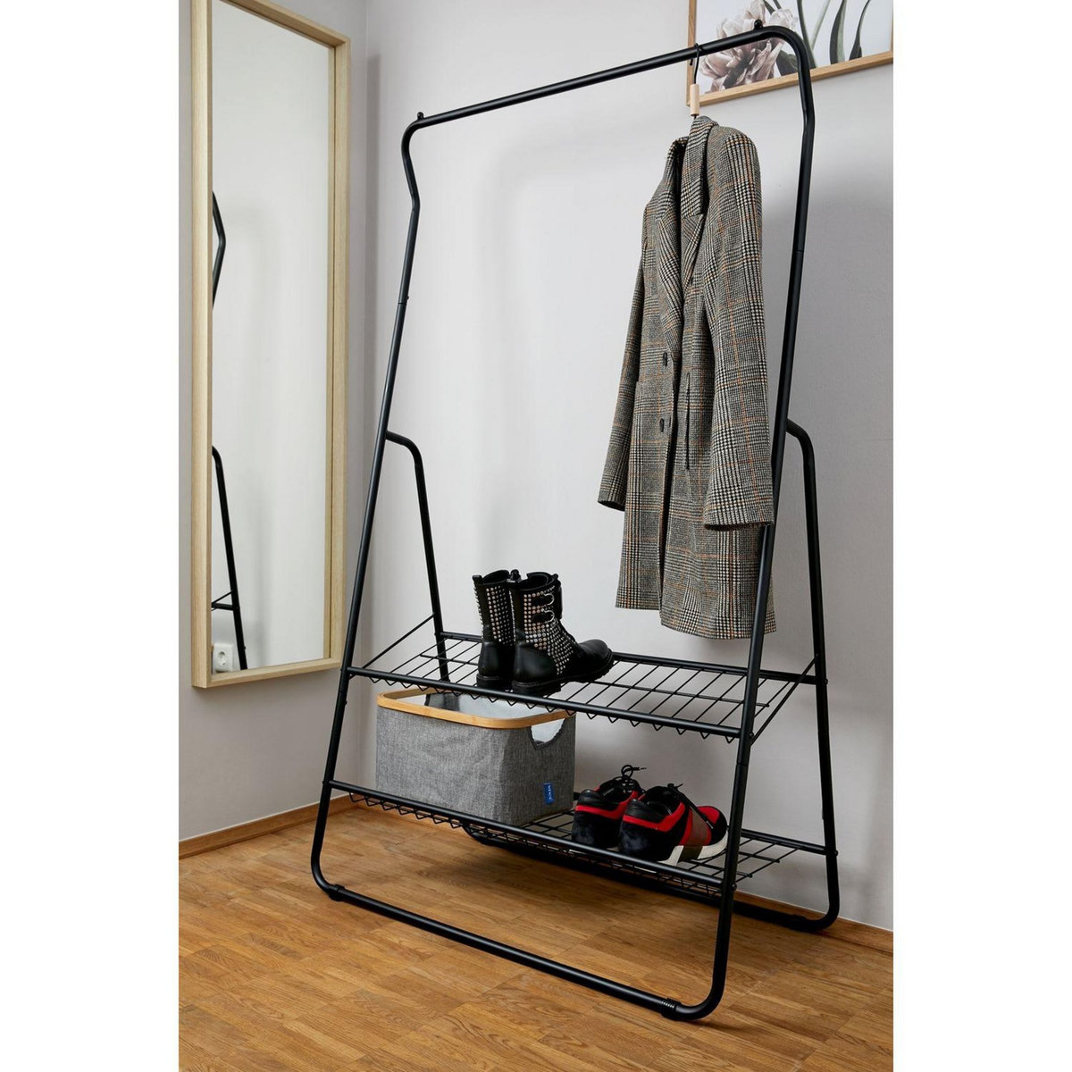 Wenko Penderie portant à vêtments design métal Shiva - L. 92 x H. 159 cm - Noir