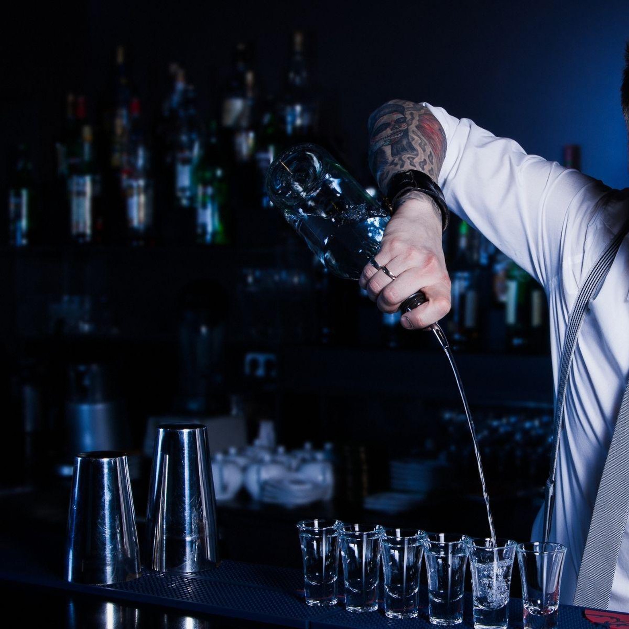 Voir la diapositive 2 : Fackelmann Ensemble de 2 becs verseurs doseur à alcool à bille 4 cl fackelmann