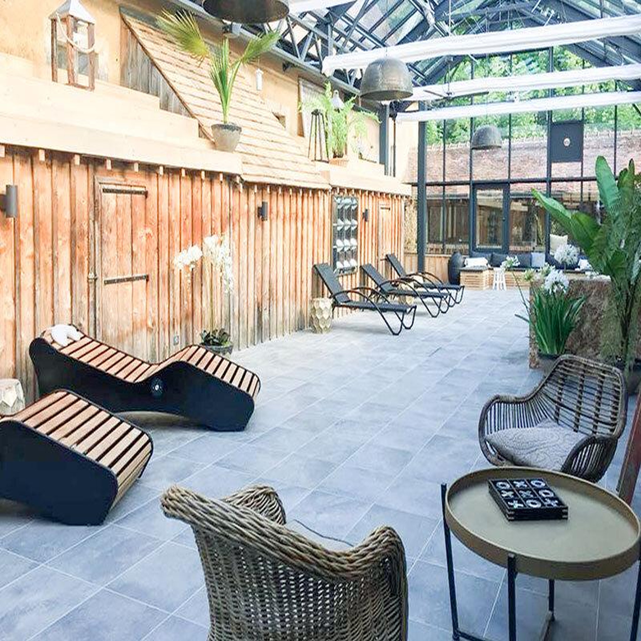 Voir la diapositive 2 : Smartbox Escapade en château 4* avec dîner gastronomique et accès au spa dans le perche - coffret cadeau séjour