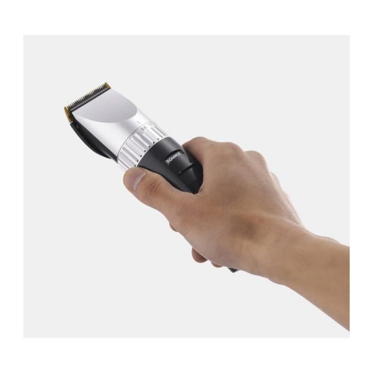 PANASONIC PANASONIC ER1512 - Tondeuse cheveux X-Taper Blade - Tondeuse coupe professionnelle - Autonomie jusqua 70 minutes - Moteur rotati