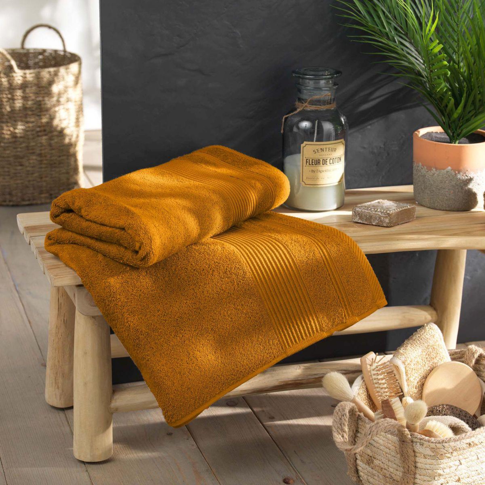 Voir la diapositive 4 : Douceur d'Intérieur Drap de bain  tendresse  90x150cm jaune curry