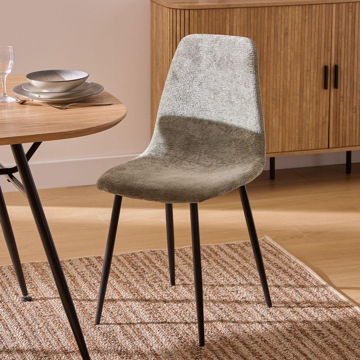 ATMOSPHERA Lot de 4 chaises en tissu chenille et pieds métal TYKA