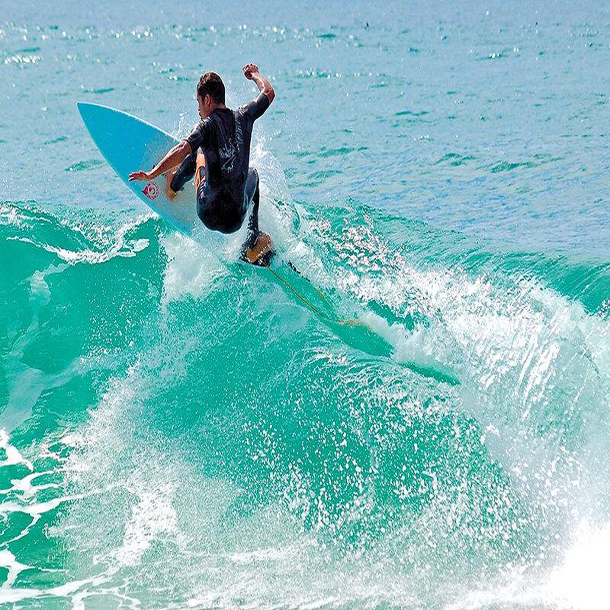 Voir la diapositive 2 : Smartbox Sensations surf - coffret cadeau sport & aventure