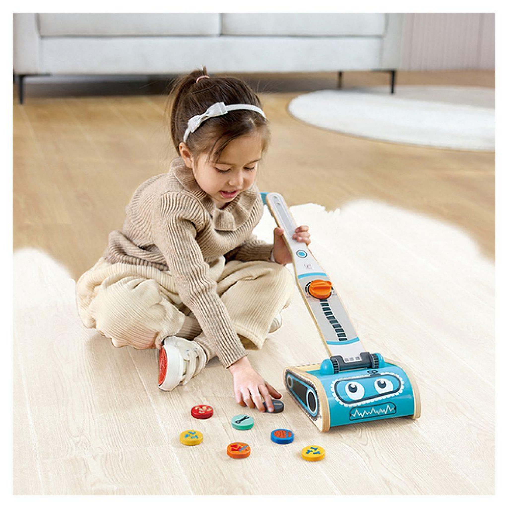 Voir la diapositive 3 : Hape Aspirateur vintage en bois