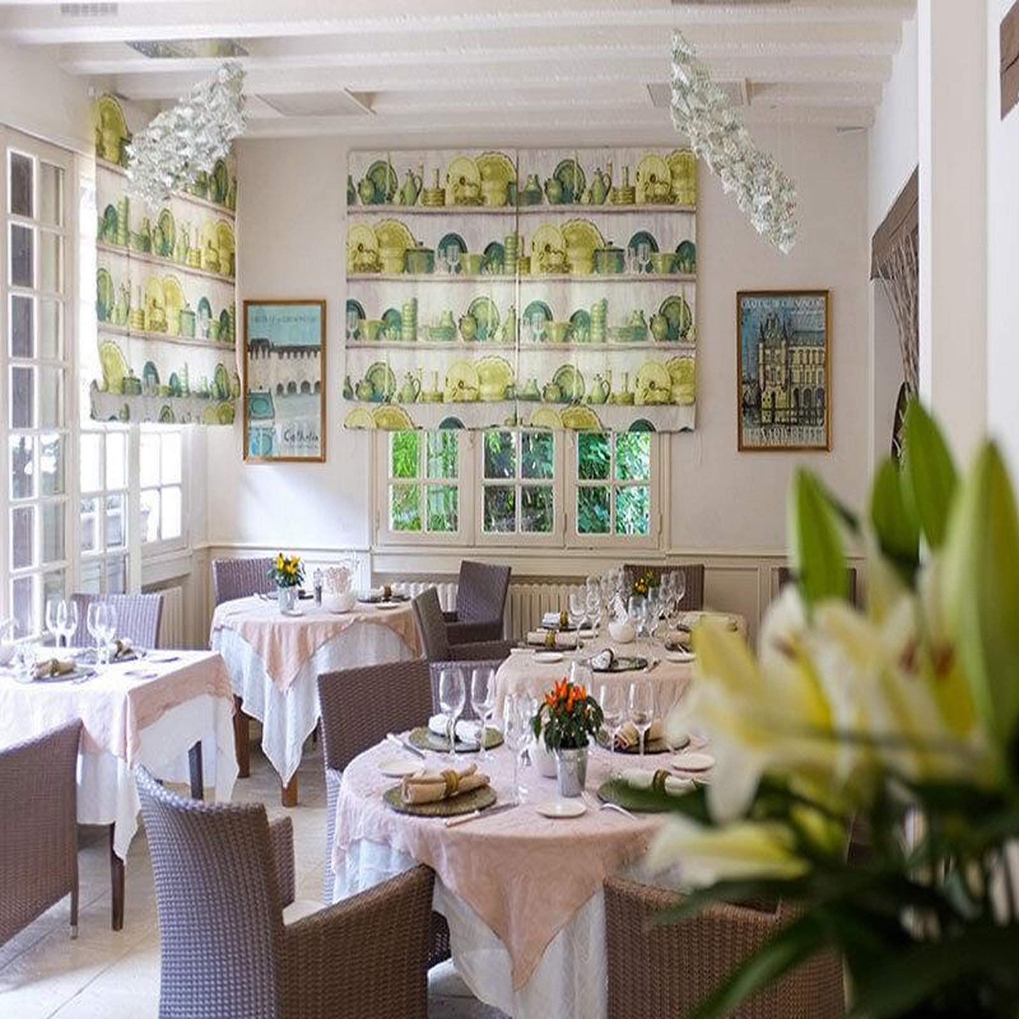Voir la diapositive 2 : Smartbox Adresses primées : repas 4 plats et vins à l'auberge du bon laboureur à chenonceaux - coffret cadeau gastronomie