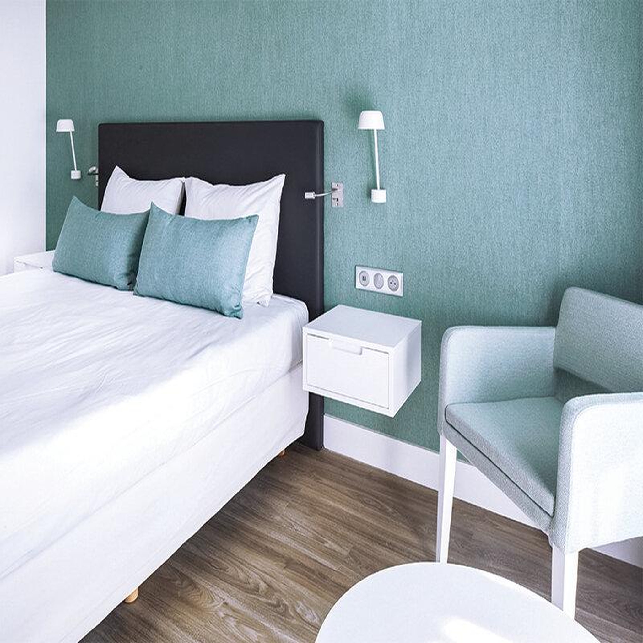Voir la diapositive 2 : Smartbox Escapade sur la côte d'azur : 2 jours en hôtel avec dîner aux portes de fréjus - coffret cadeau séjour