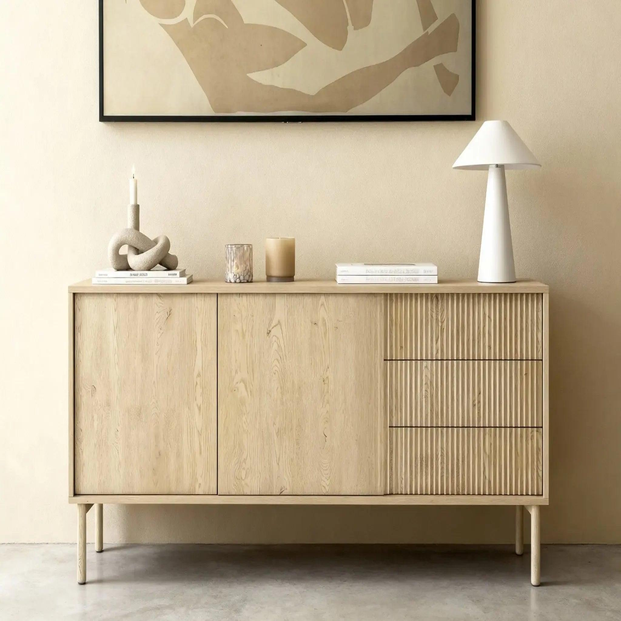 Voir la diapositive 2 : CASANOVA PARIS Lorella mini - mini buffet en chêne cremona 153cm