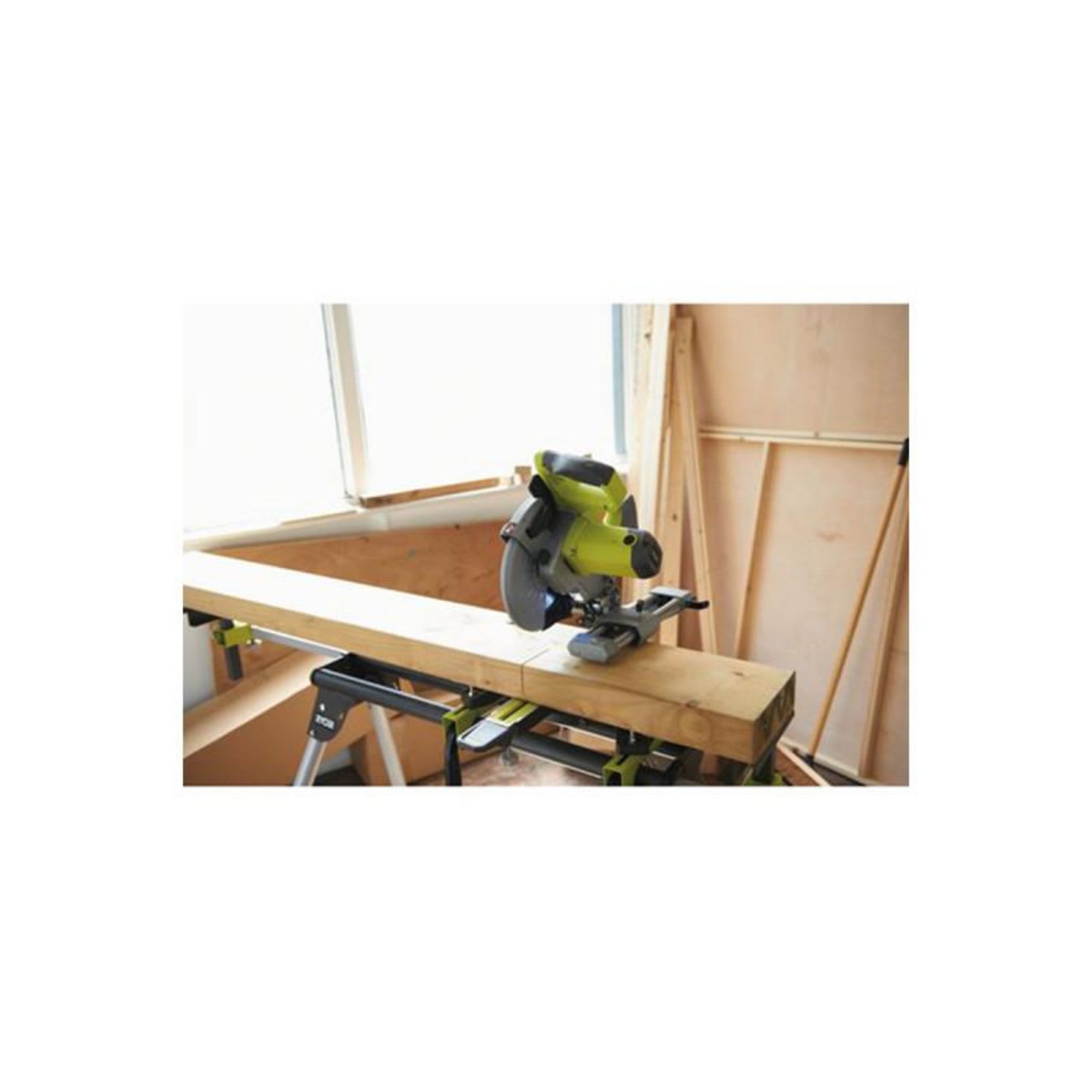Ryobi Scie à coupe d'onglets radiale électrique RYOBI 1500W 216mm EMS216L