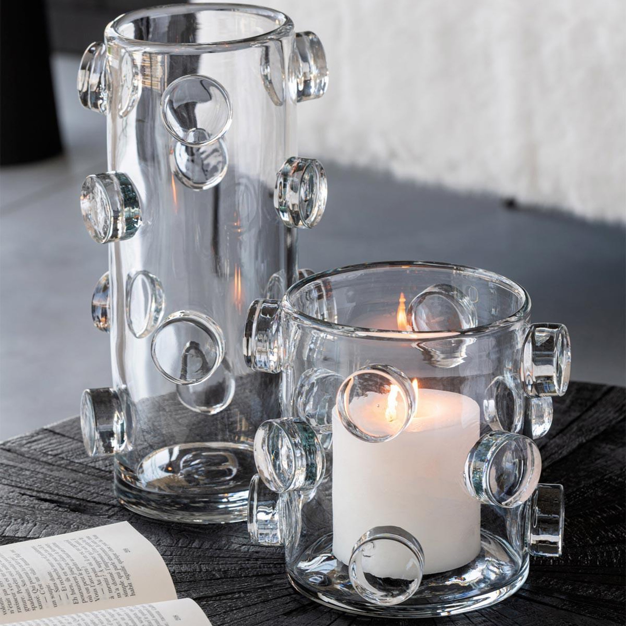 Voir la diapositive 3 : J-LINE Vase design en verre  pebbles  20cm transparent